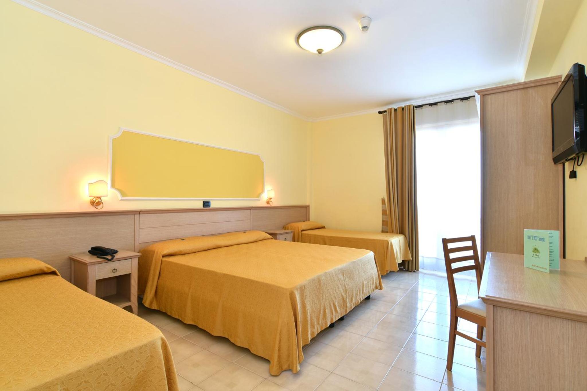 Quadruple Room with Sea View