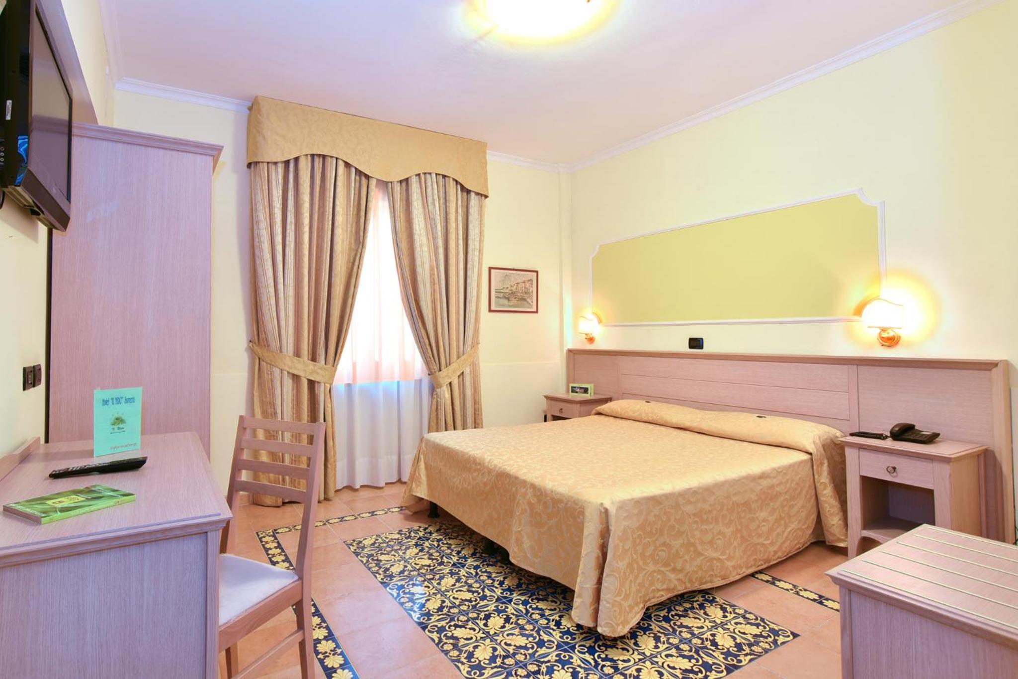 Double room without view - Photo 3