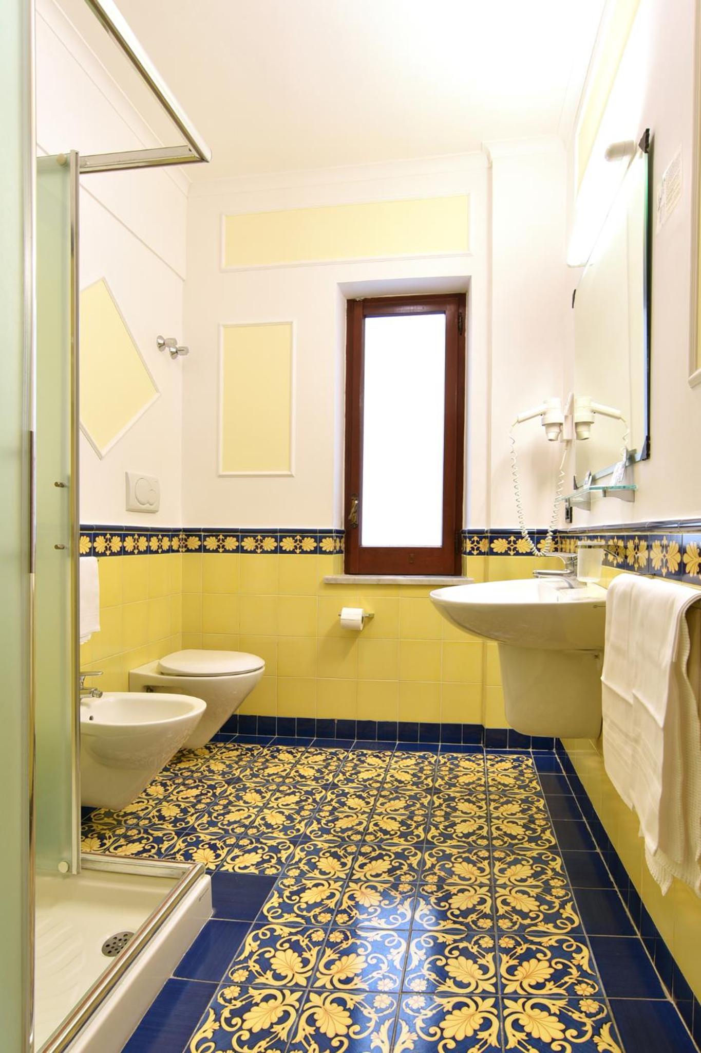 Double room without view - Photo 4