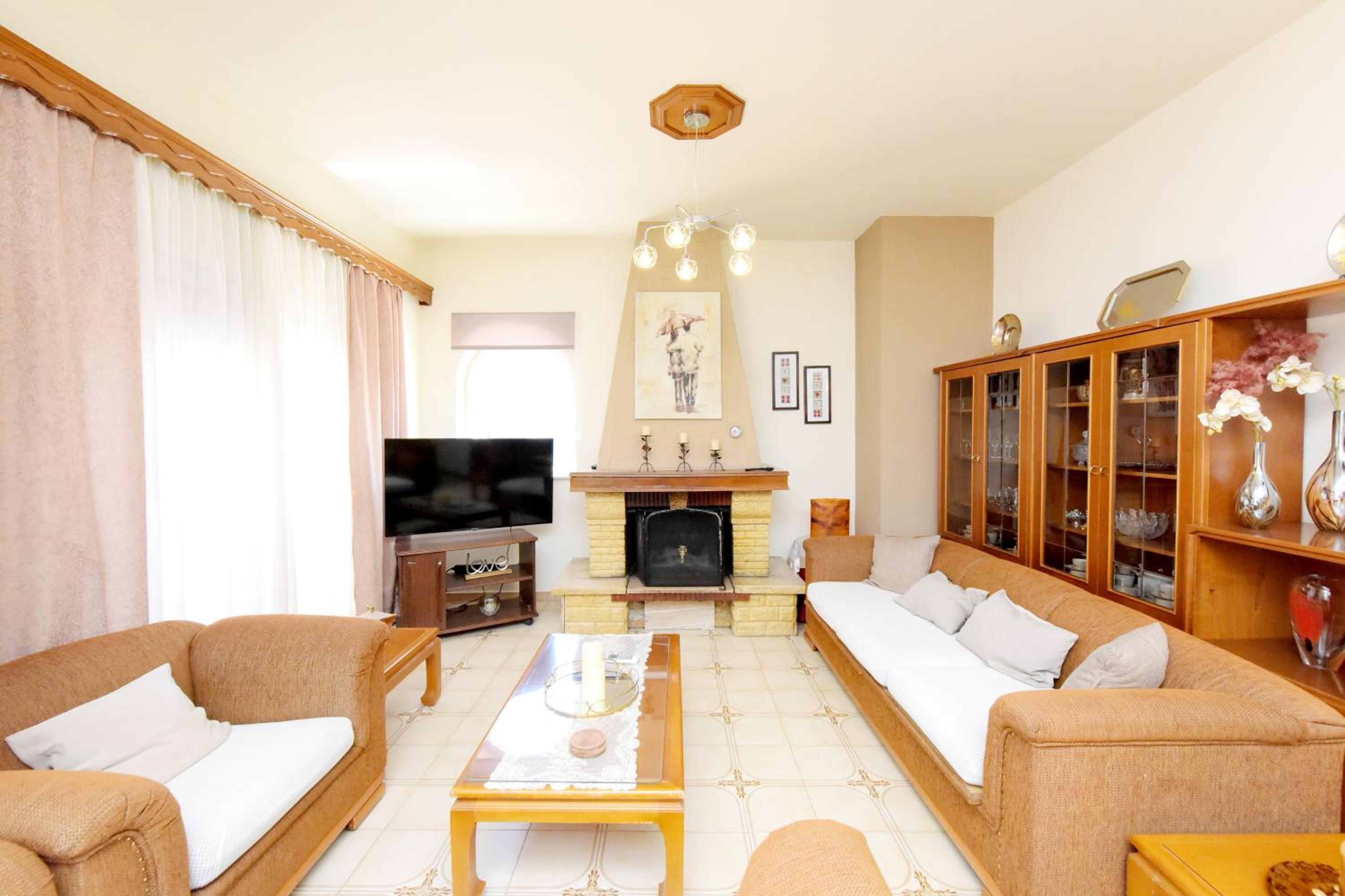 Apartment with Mountain View photo 2