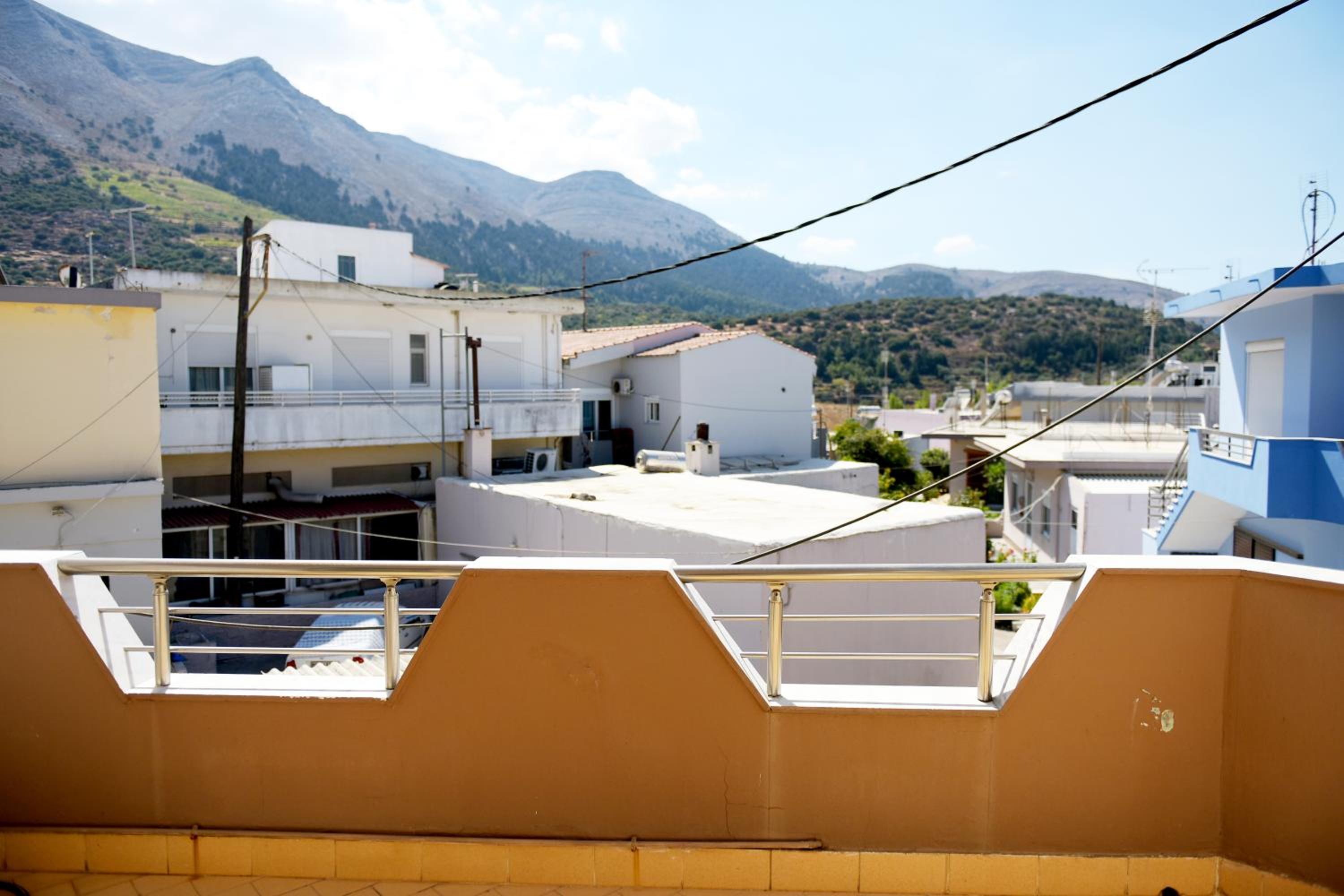 Apartment with Mountain View photo 3