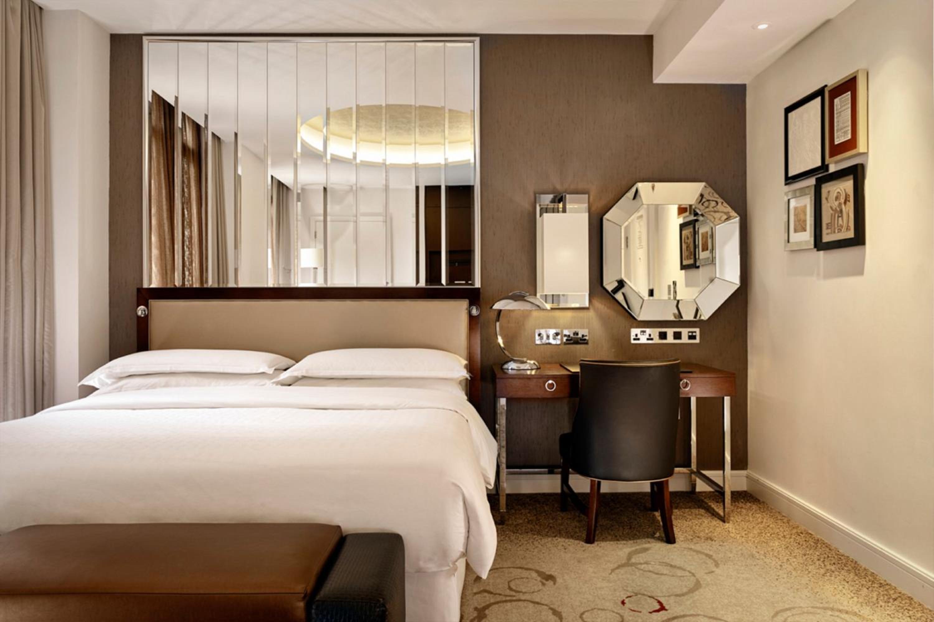 Deluxe Queen Room photo 2