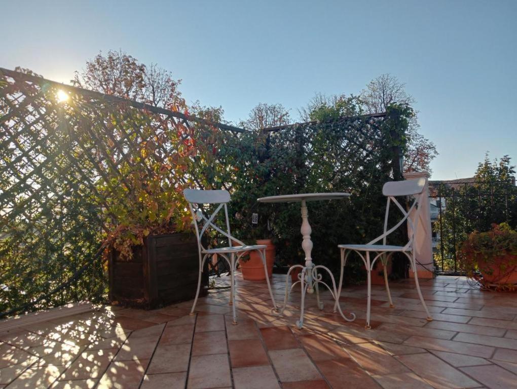 One-Bedroom Apartment with Terrace photo 3