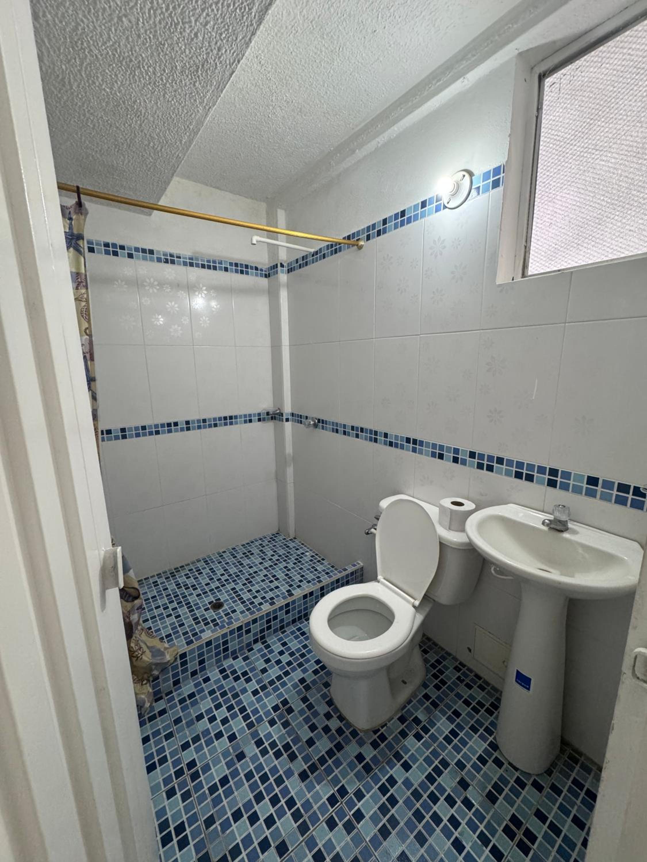Family Room with Private Bathroom photo 3
