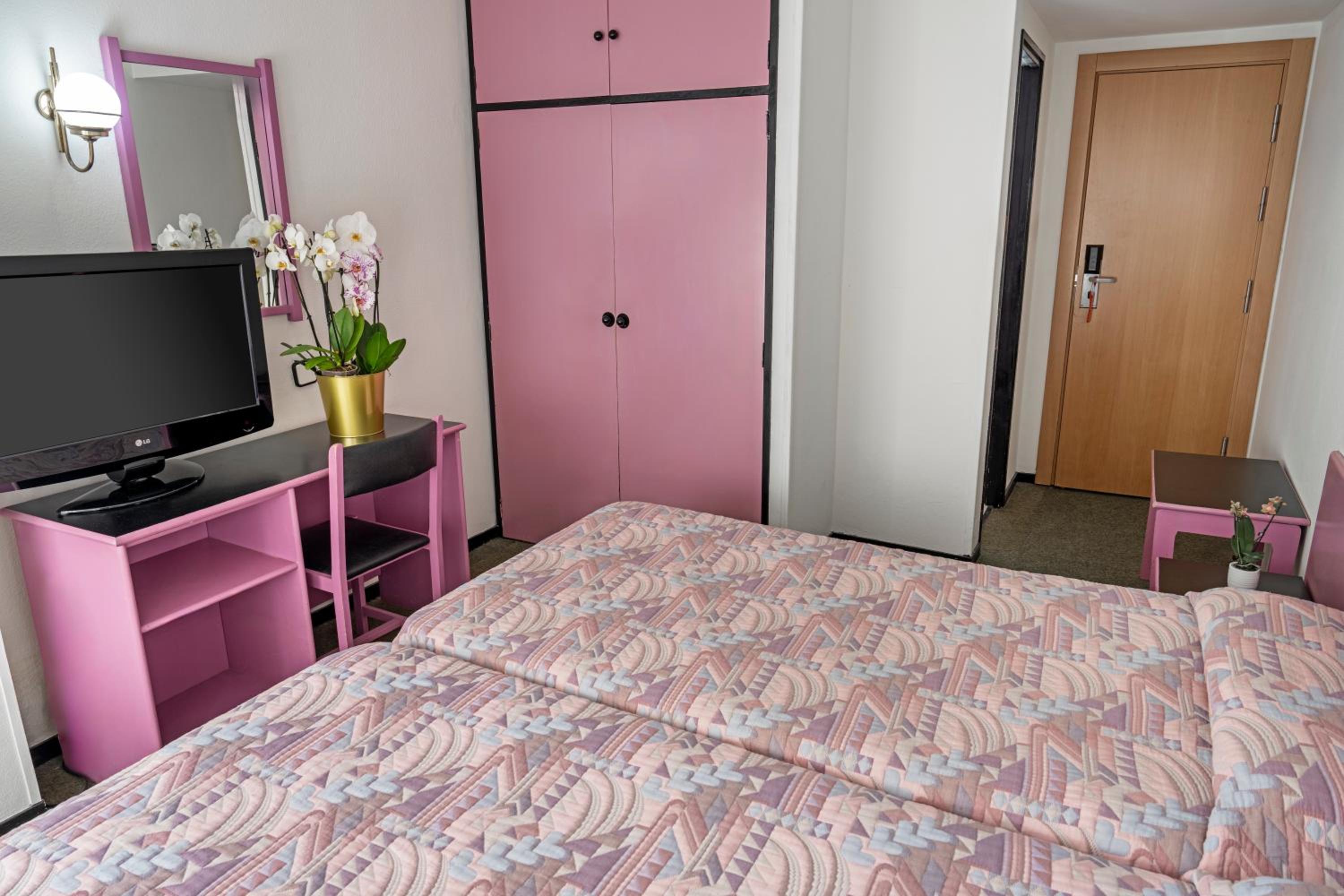 2 Single Beds - Photo 2