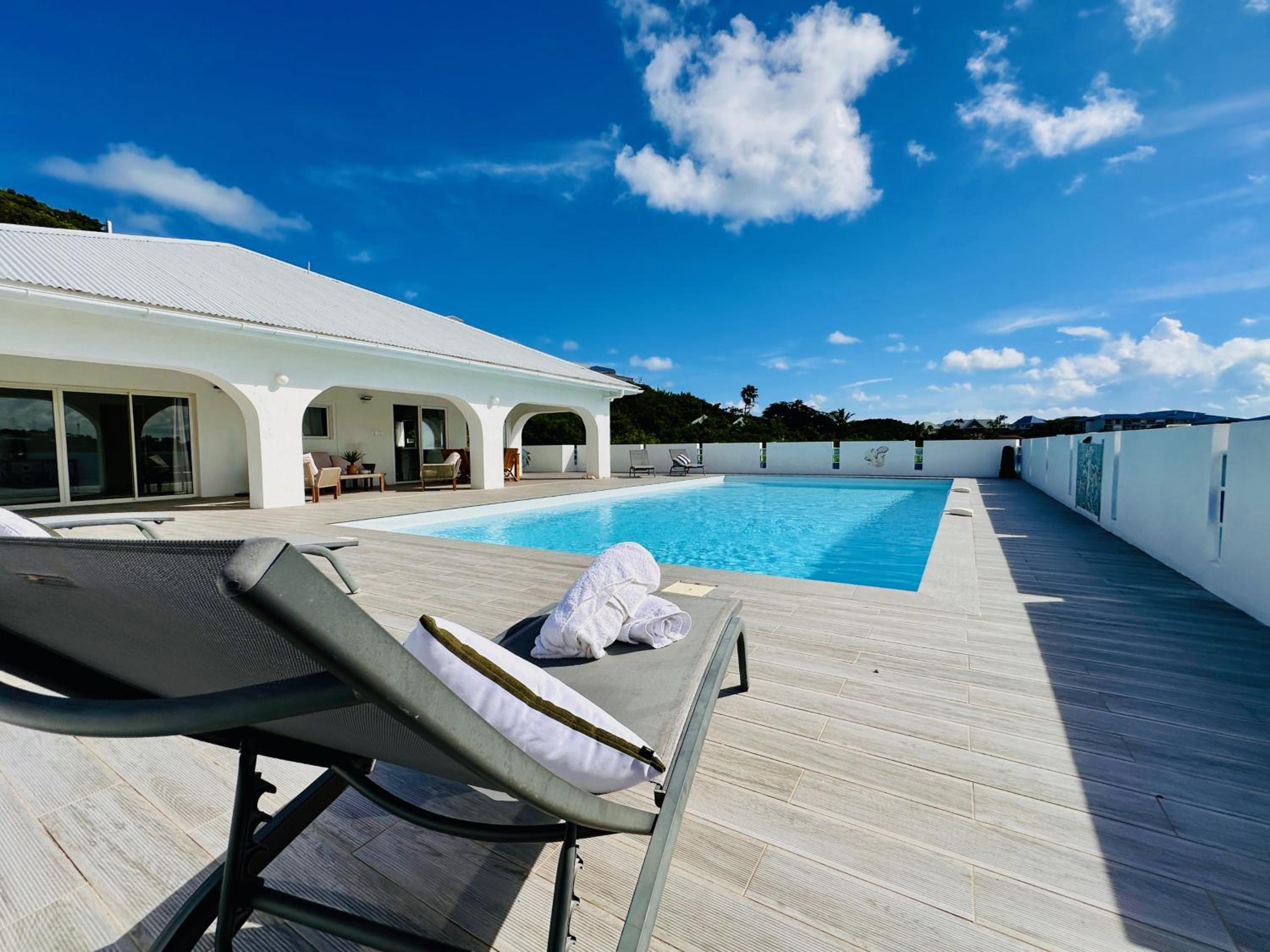 Three-Bedroom Villa photo 1
