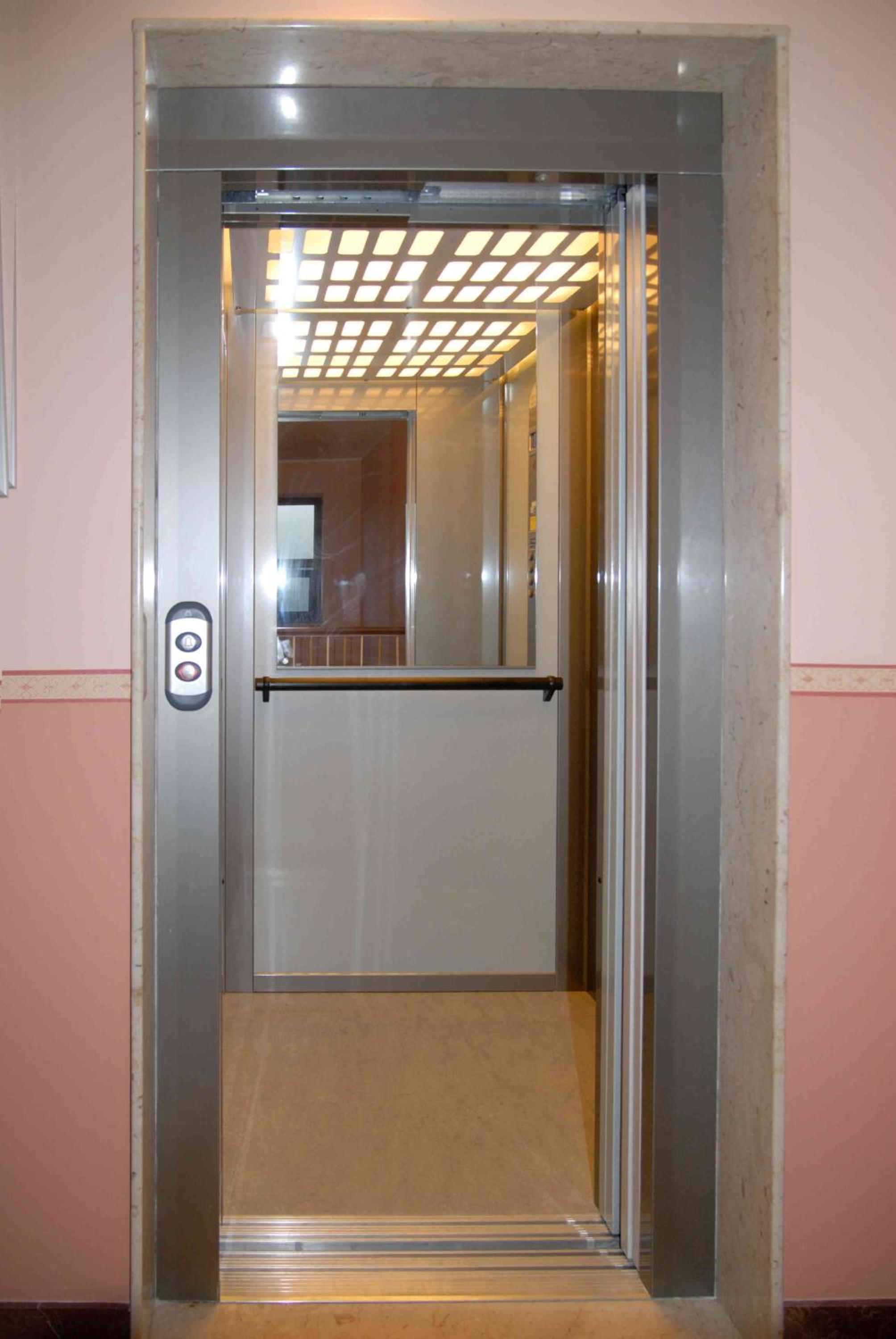 Double or Twin Room with Balcony - Photo 16