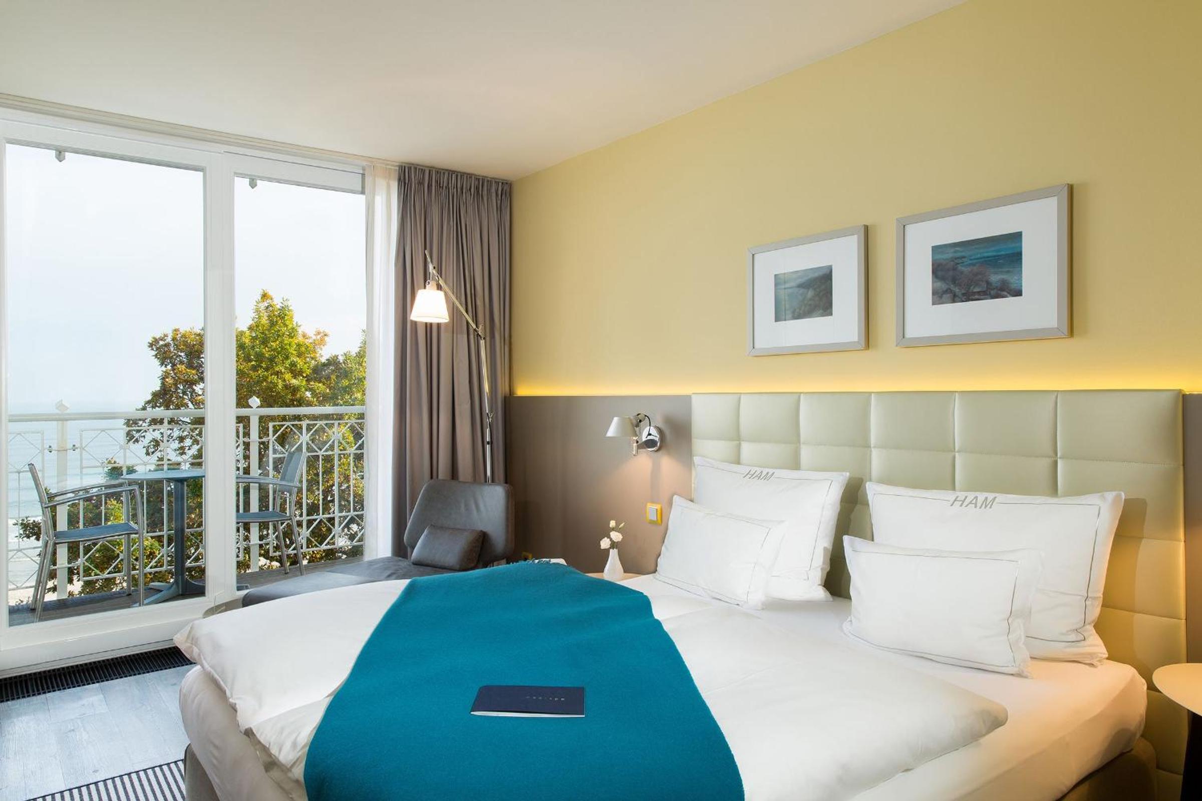 Double Room with Balcony and Sea View
