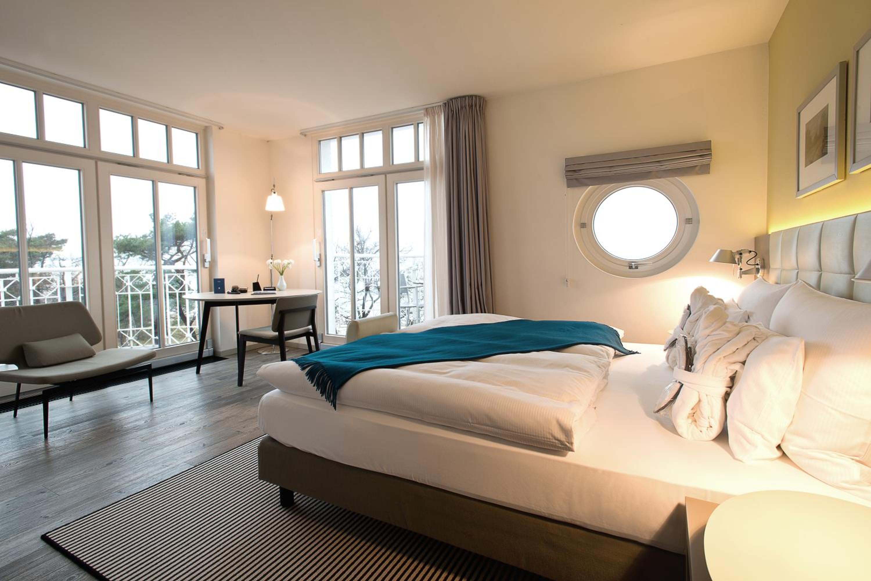 Deluxe Double Room with Balcony and Sea View