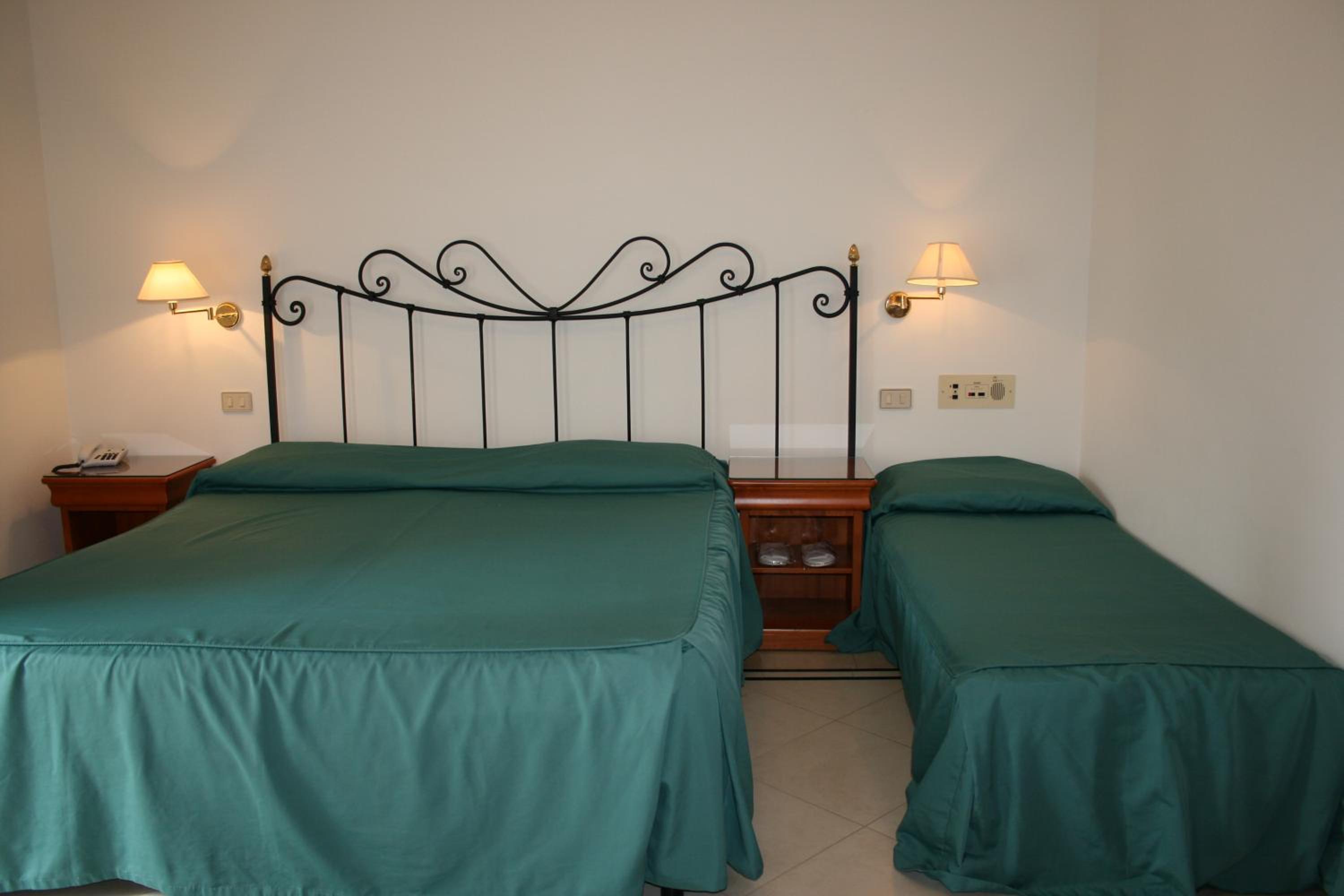 Comfort Triple Room - Photo 4