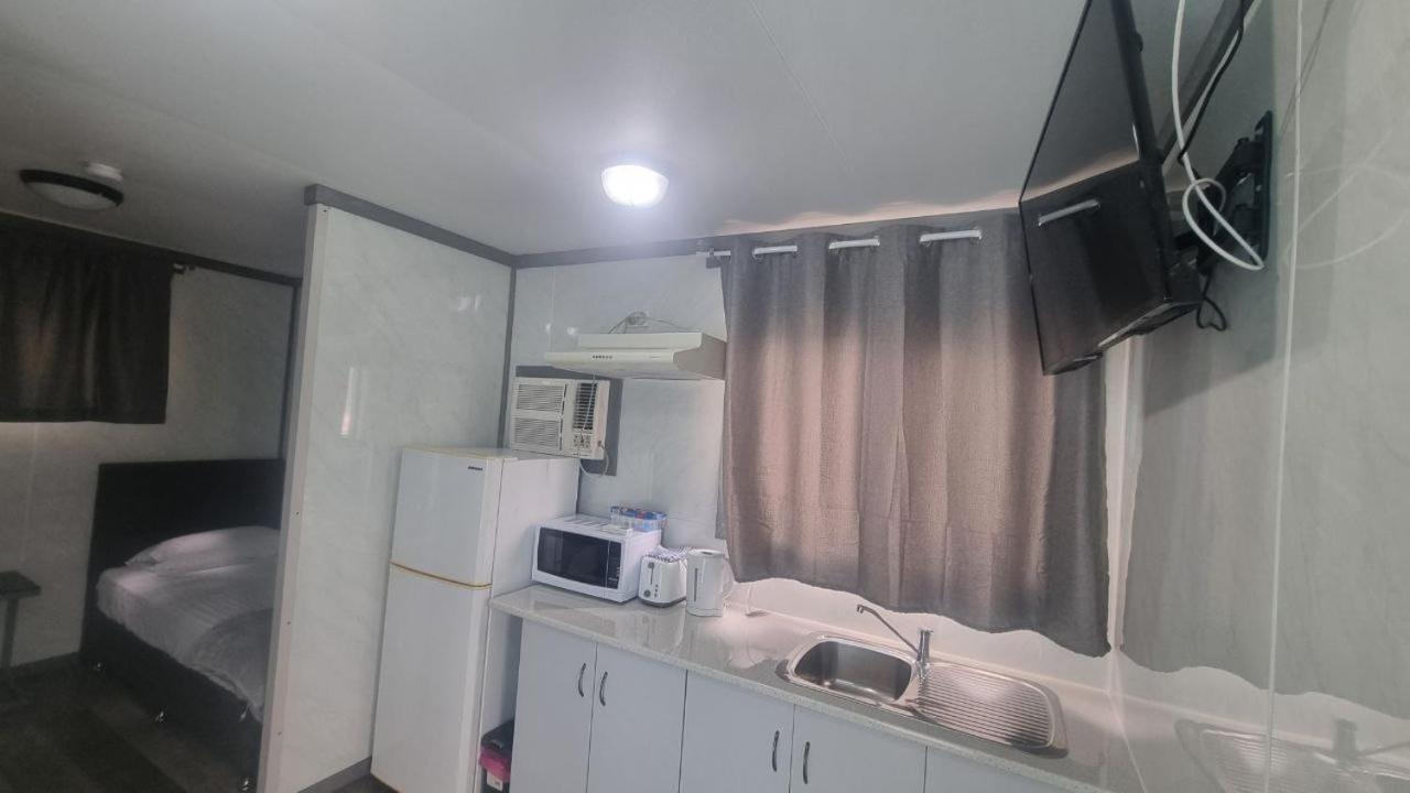 Standard Twin Room - Photo 1