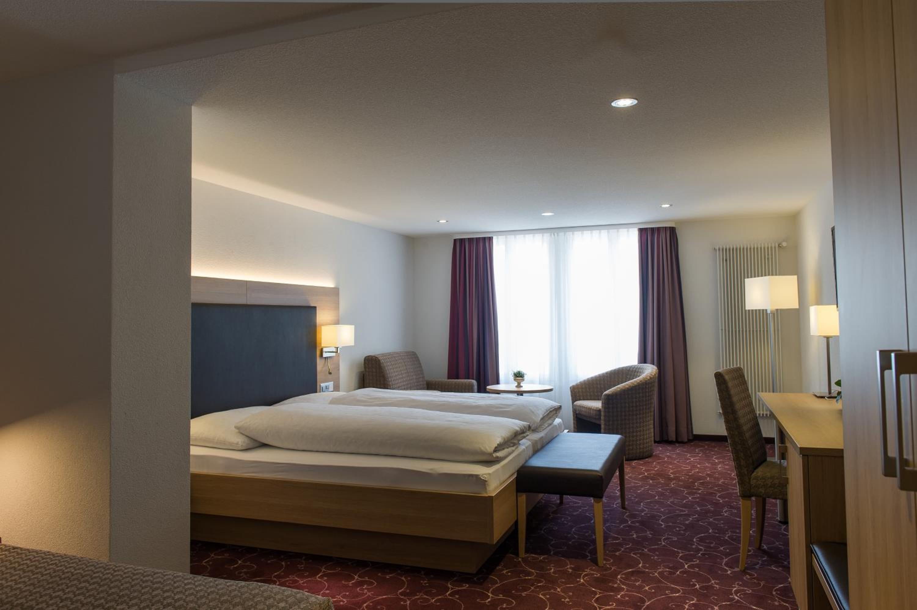 Superior Double Room Plus with Balcony and Lake View photo 3