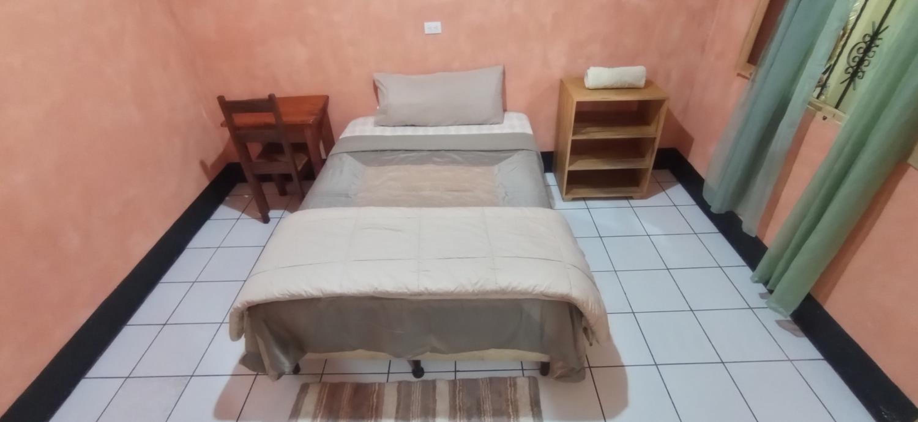 Budget Double Room photo 3