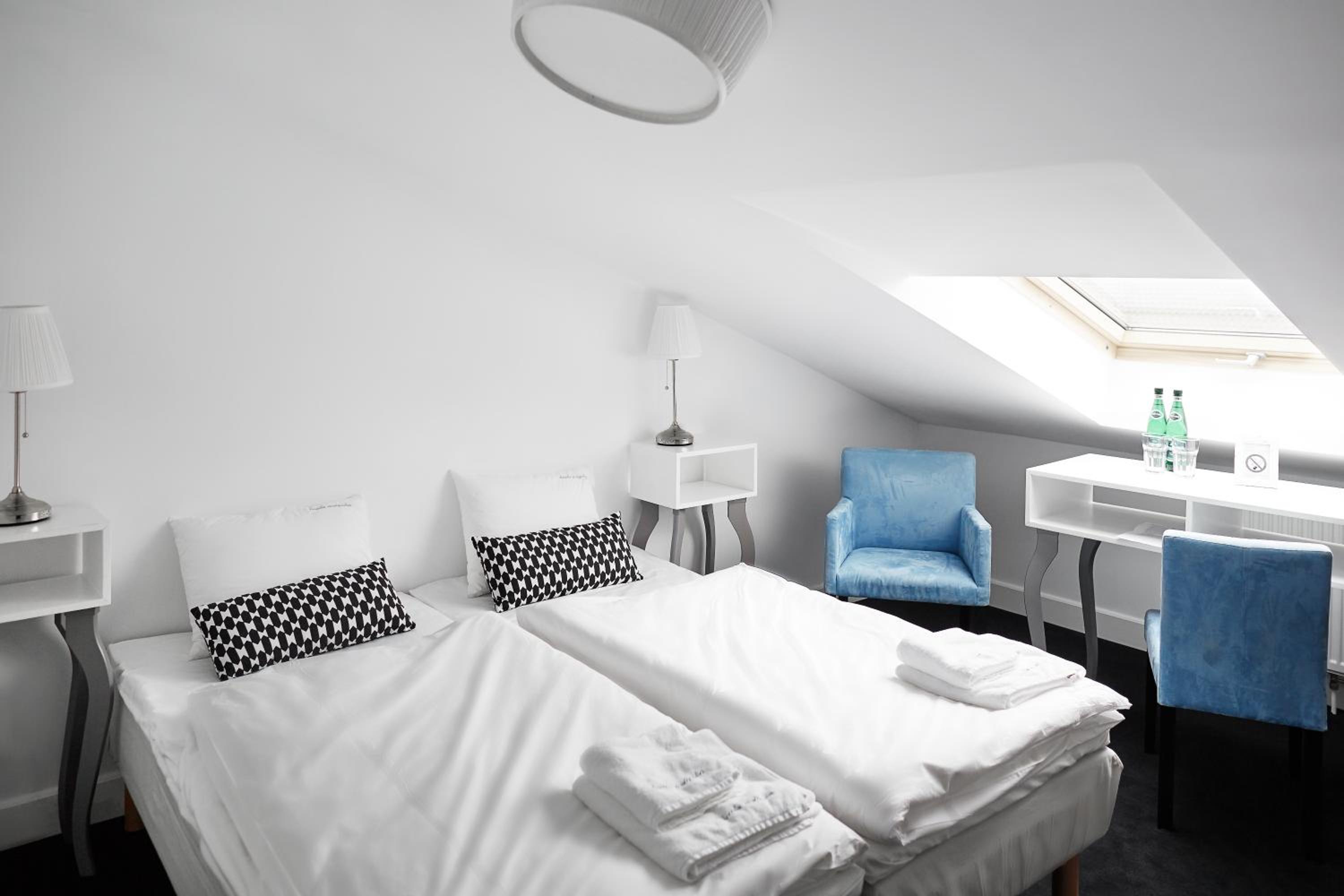 Economy Twin Room photo 1