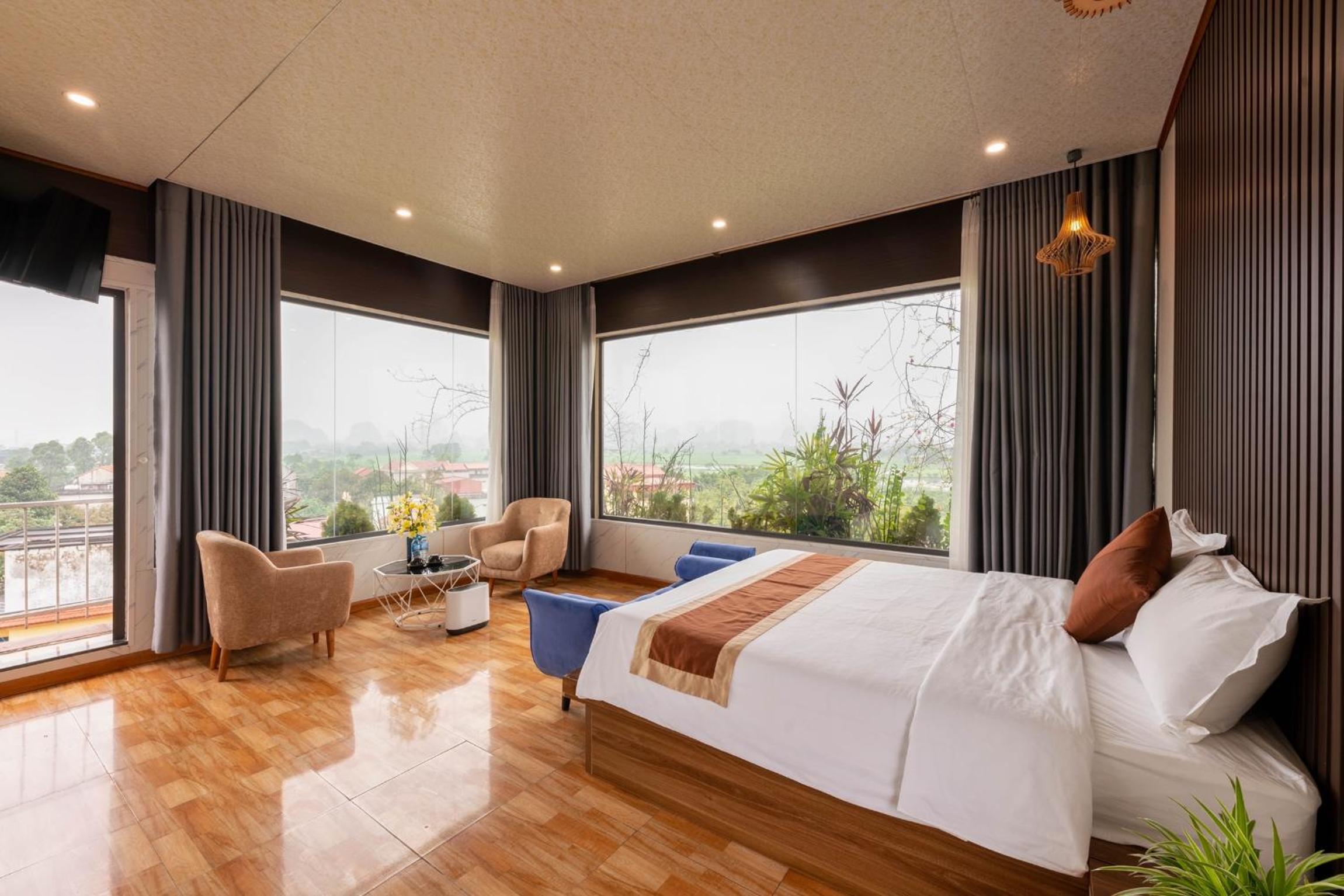 Deluxe King Room
