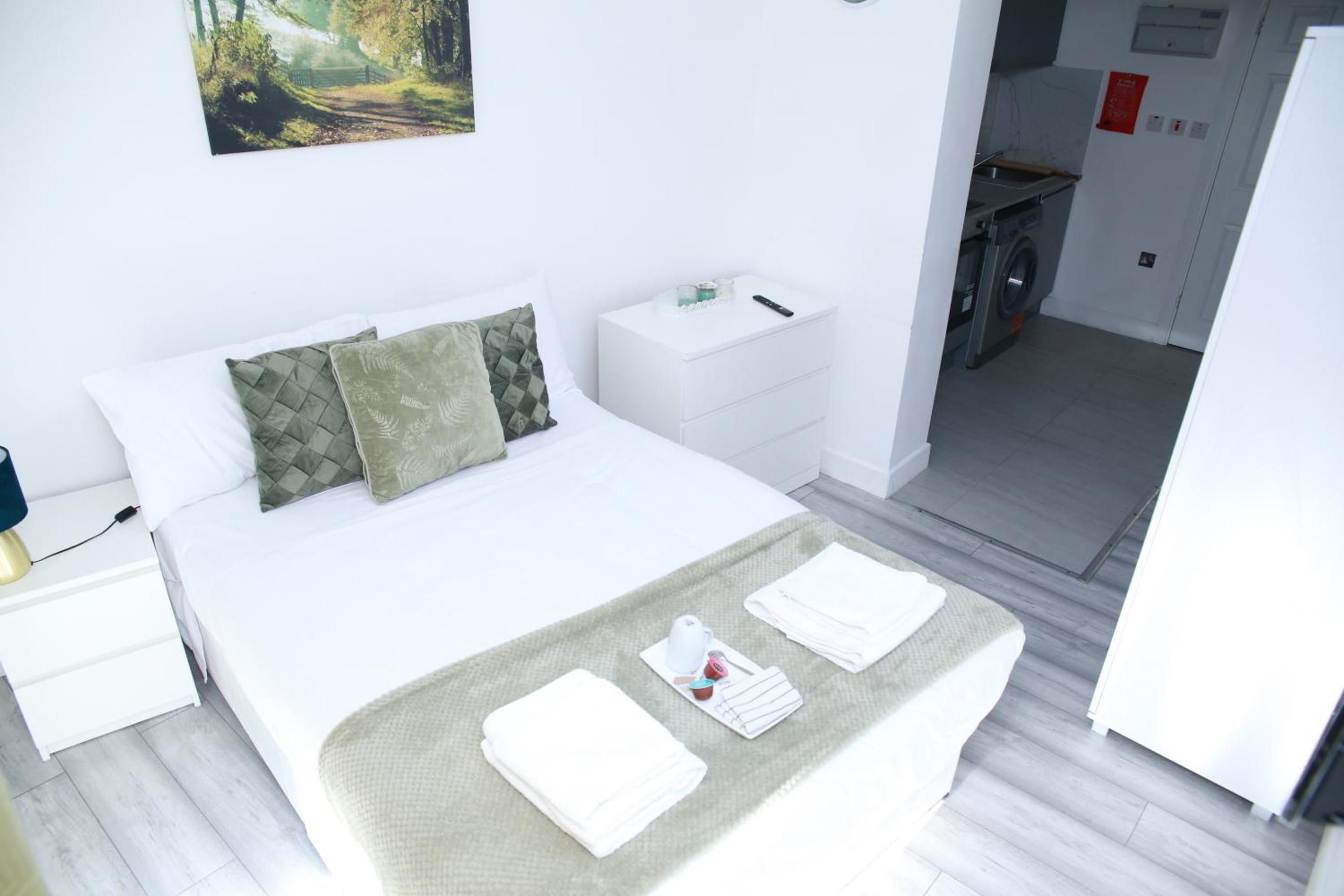 One-Bedroom Apartment photo 3