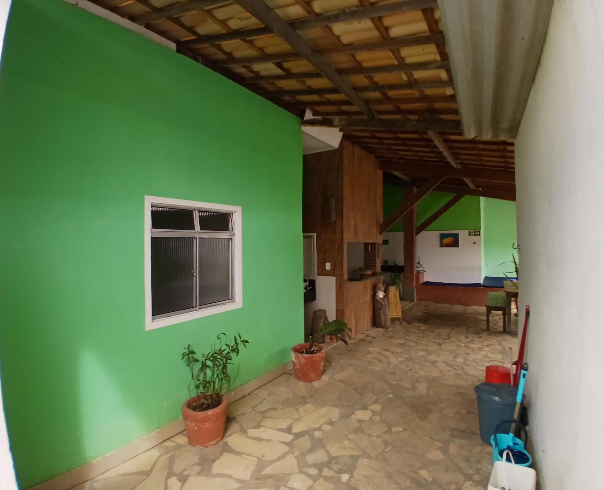 Five-Bedroom House photo 1