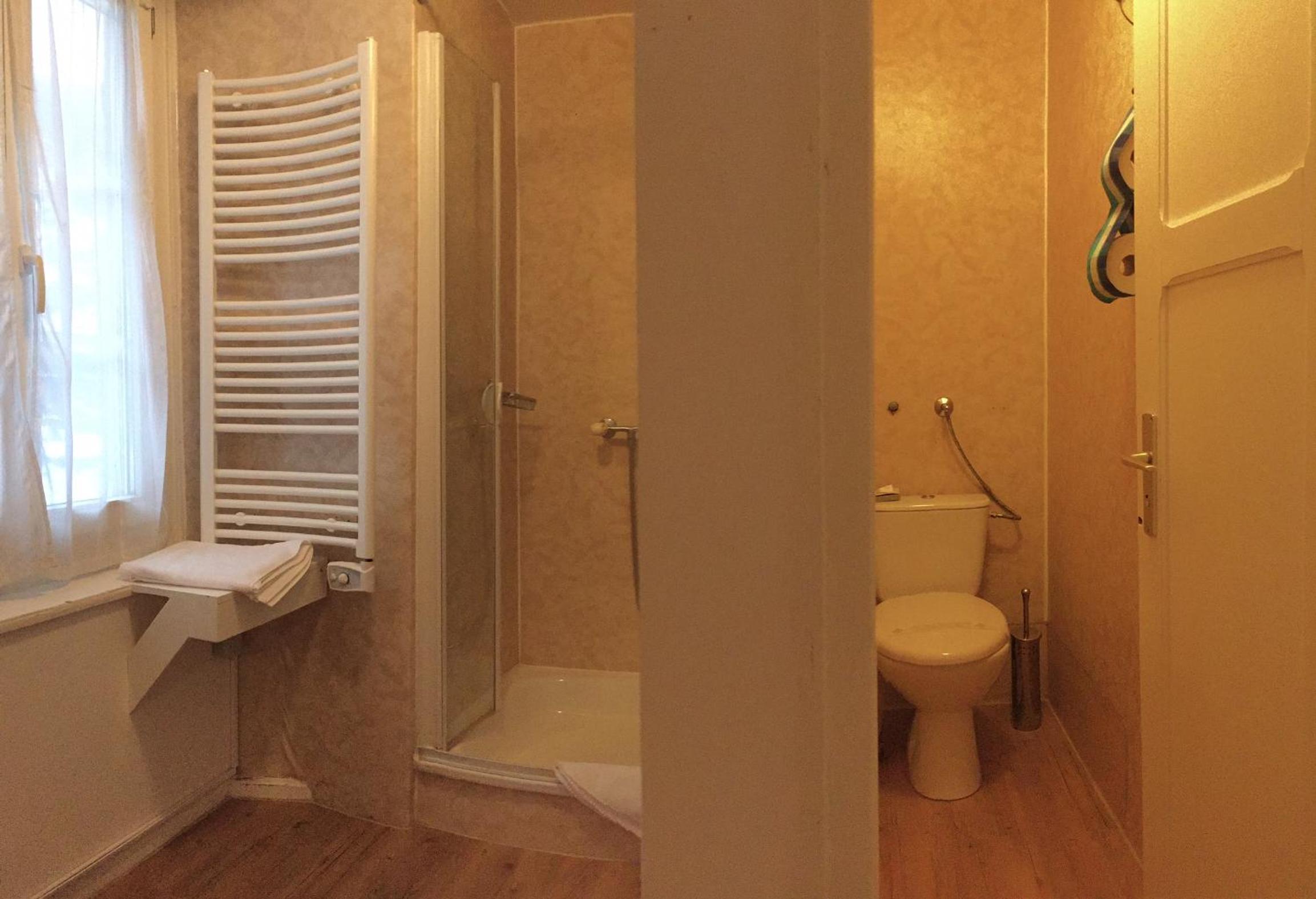 Superior Quadruple Room - Photo 4