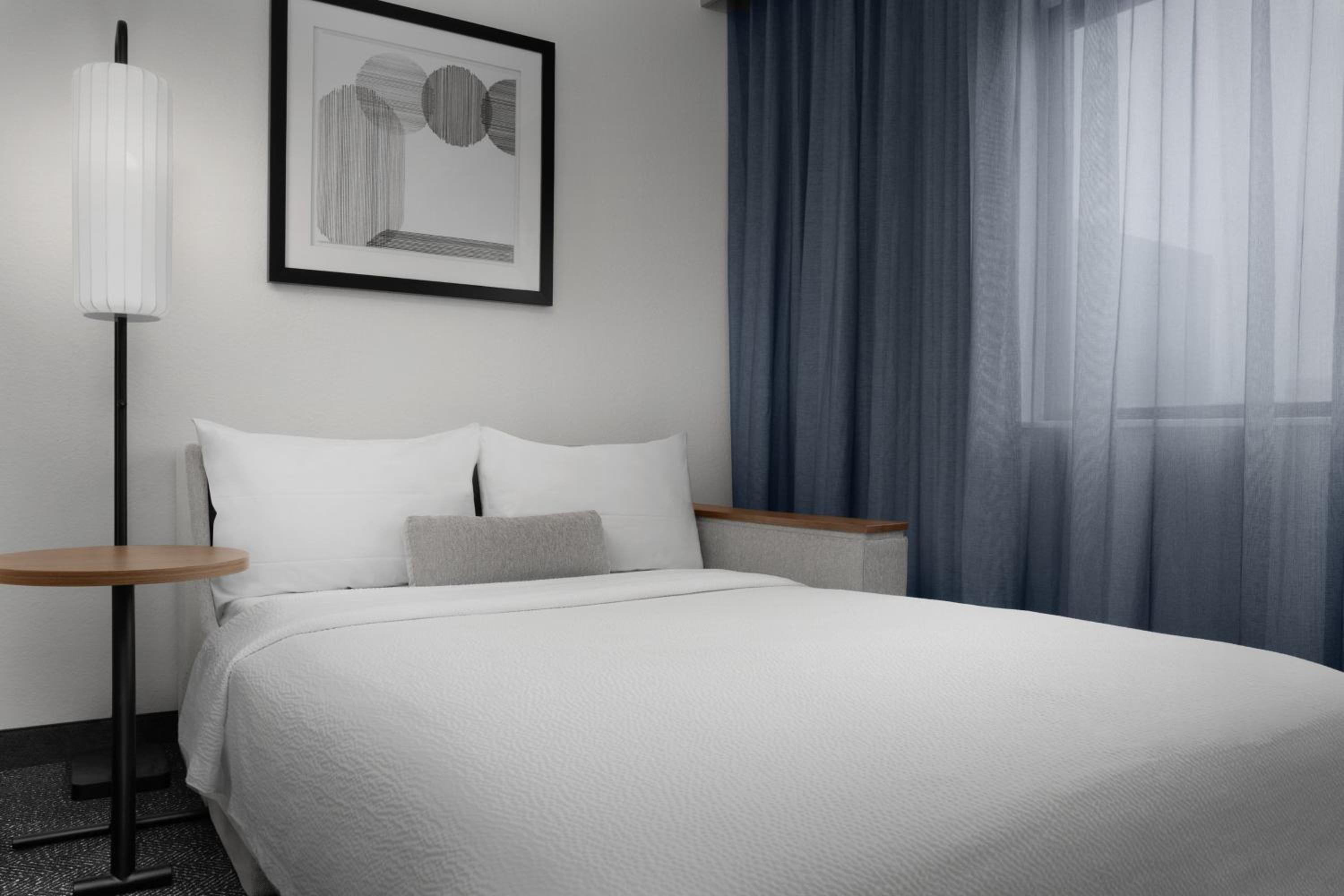 One-Bedroom King Suite - Photo 7