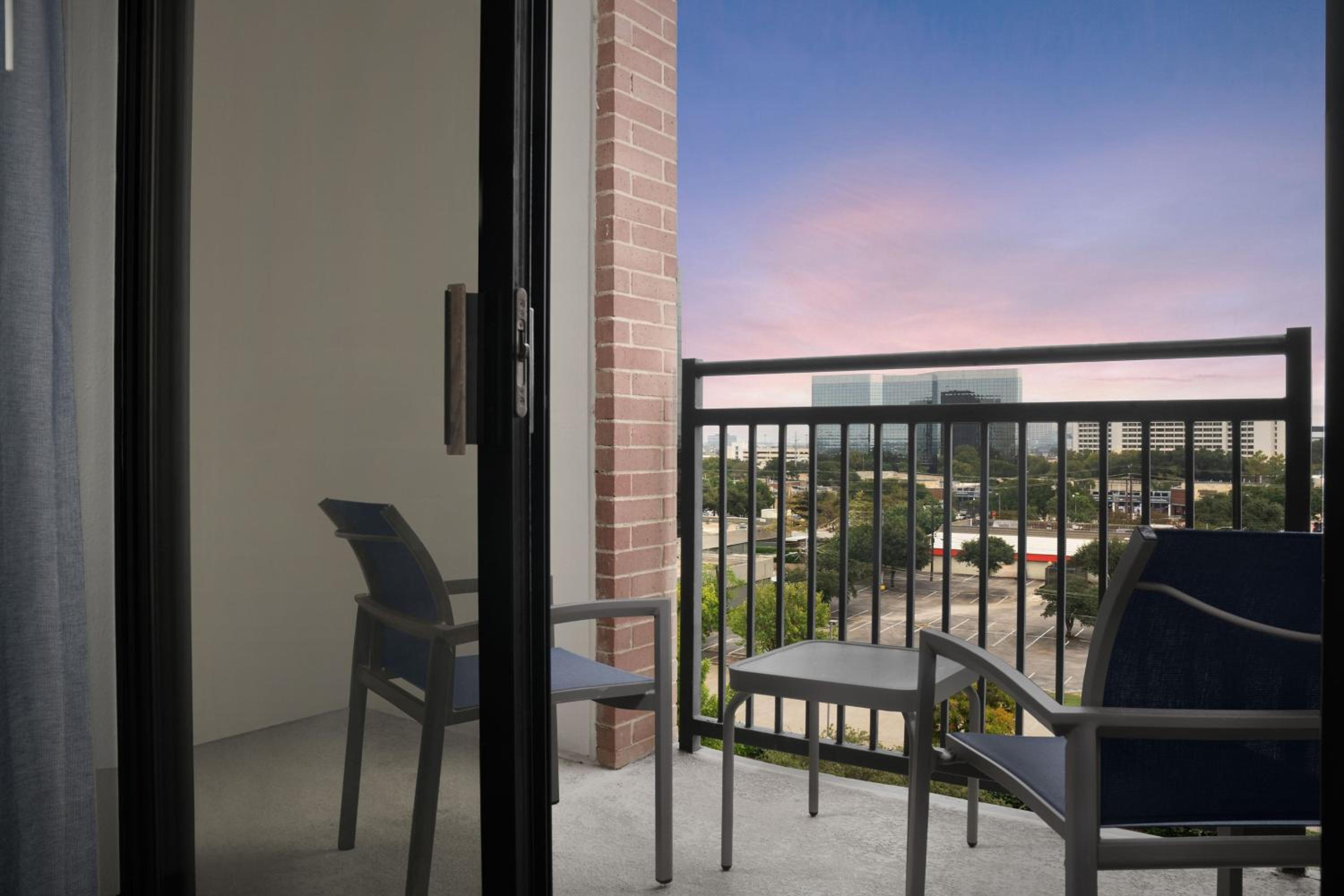 Double Room with Two Double Beds and Balcony - Photo 1