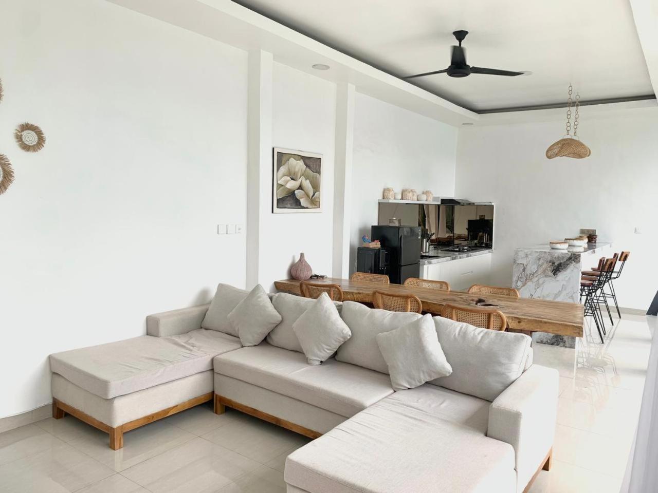 Villa photo 1