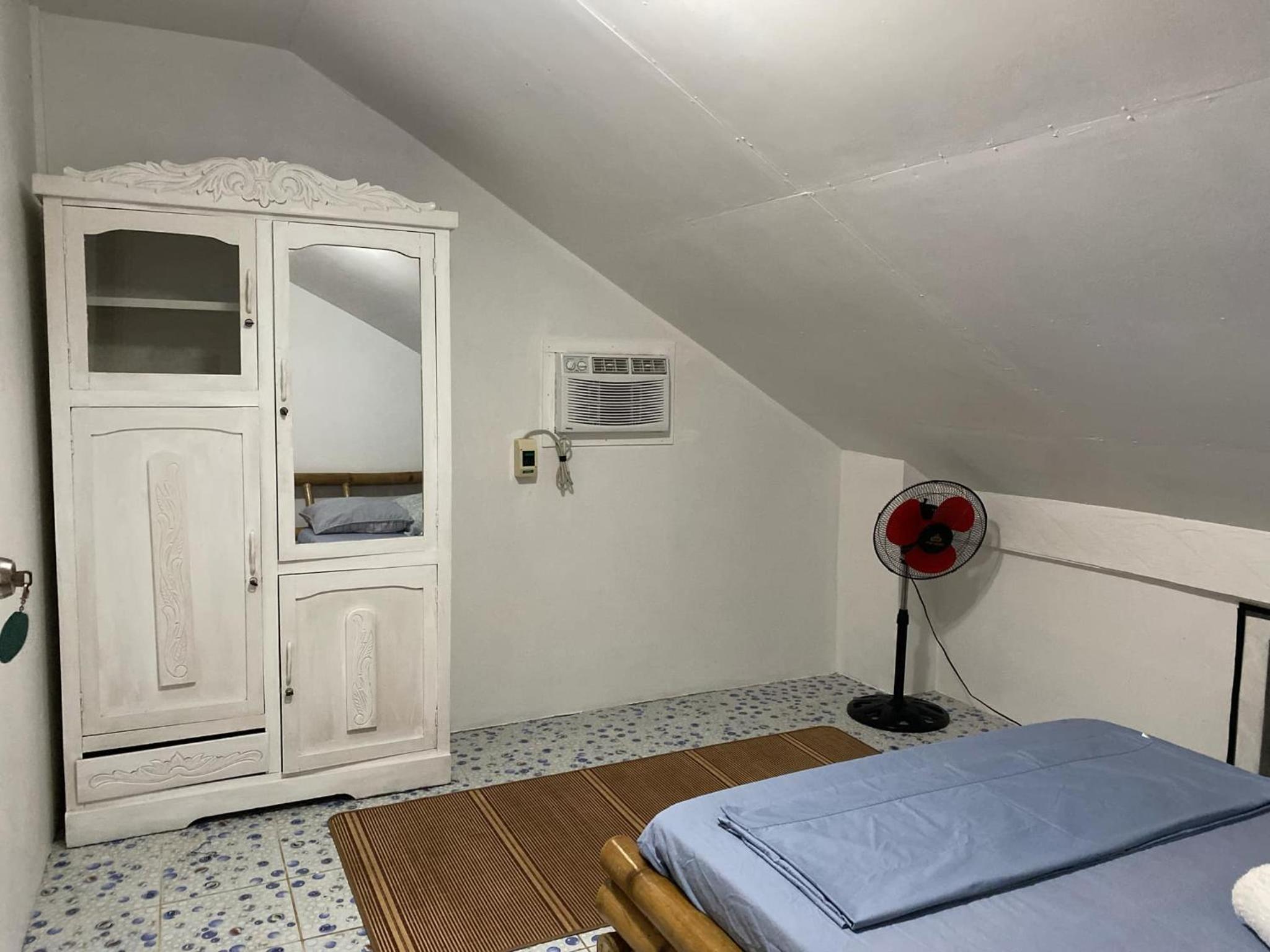Double Room with Shared Bathroom photo 3