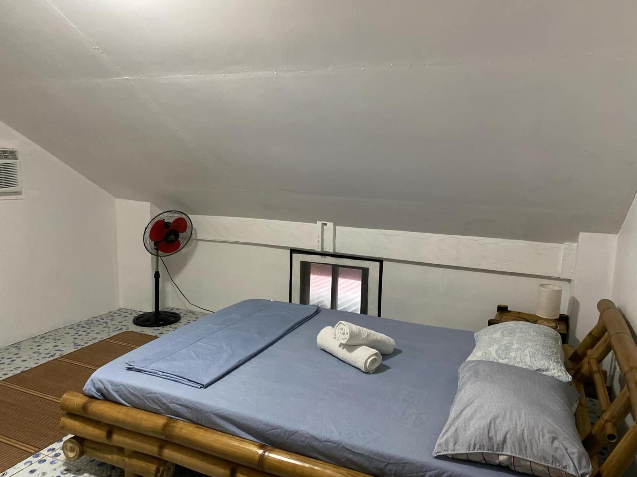 Double Room with Shared Bathroom photo 2
