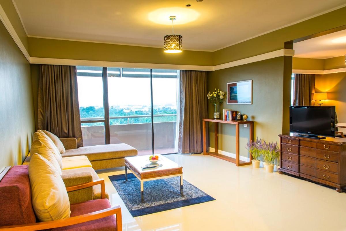 Two-Bedroom Suite - Photo 3