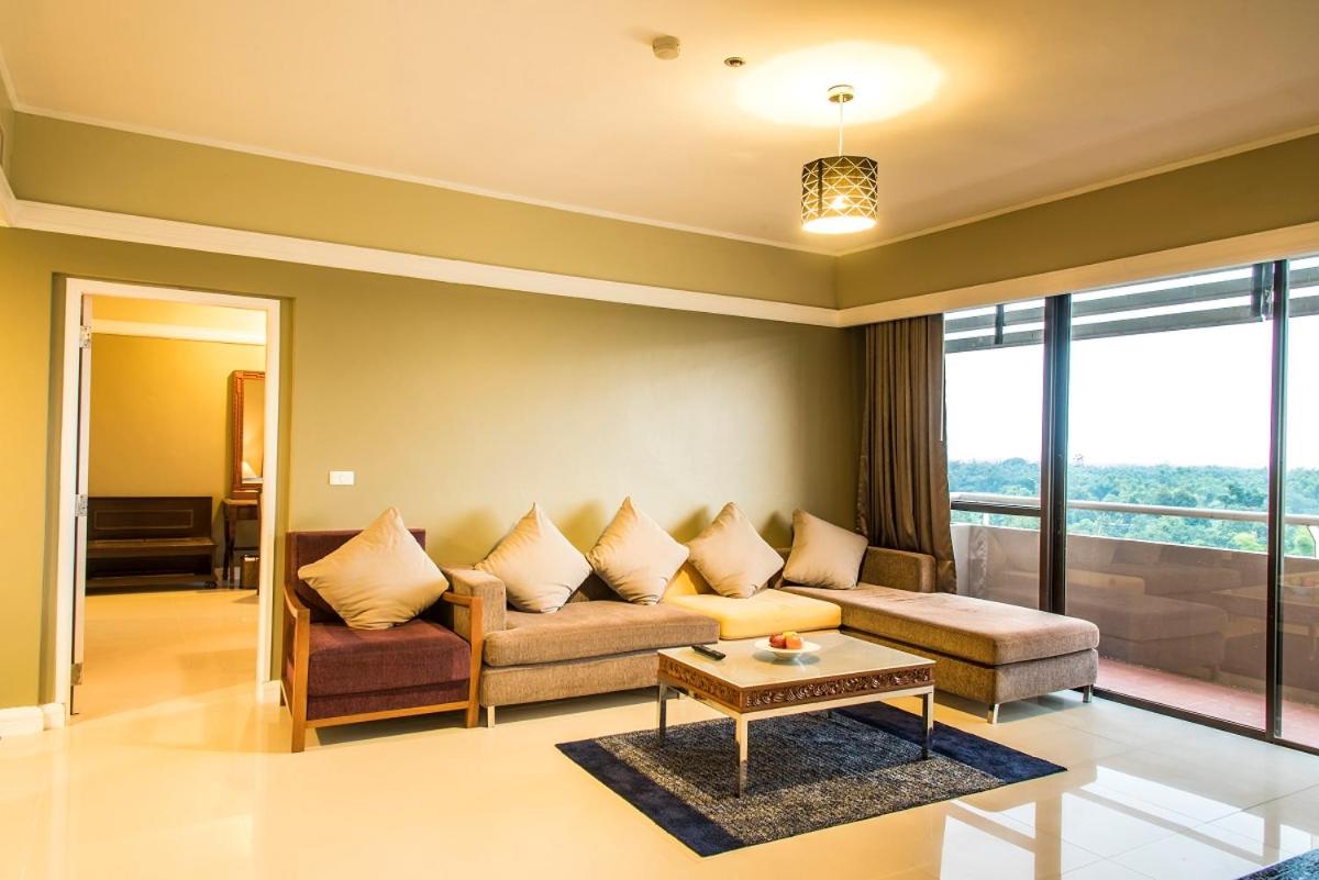 Two-Bedroom Suite - Photo 4