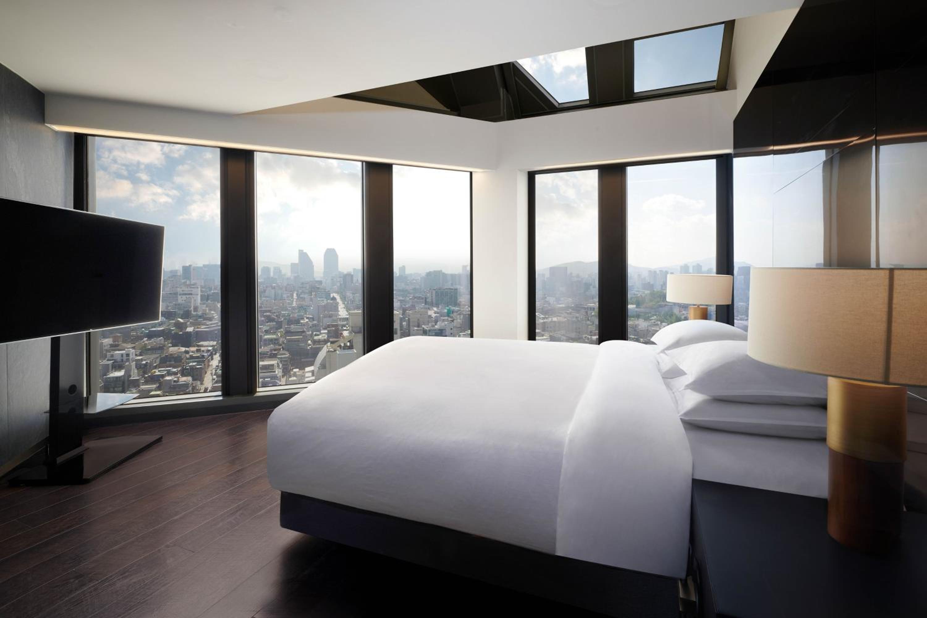 Penthouse Residence, Penthouse, 1 King, City view, Top floor photo 3