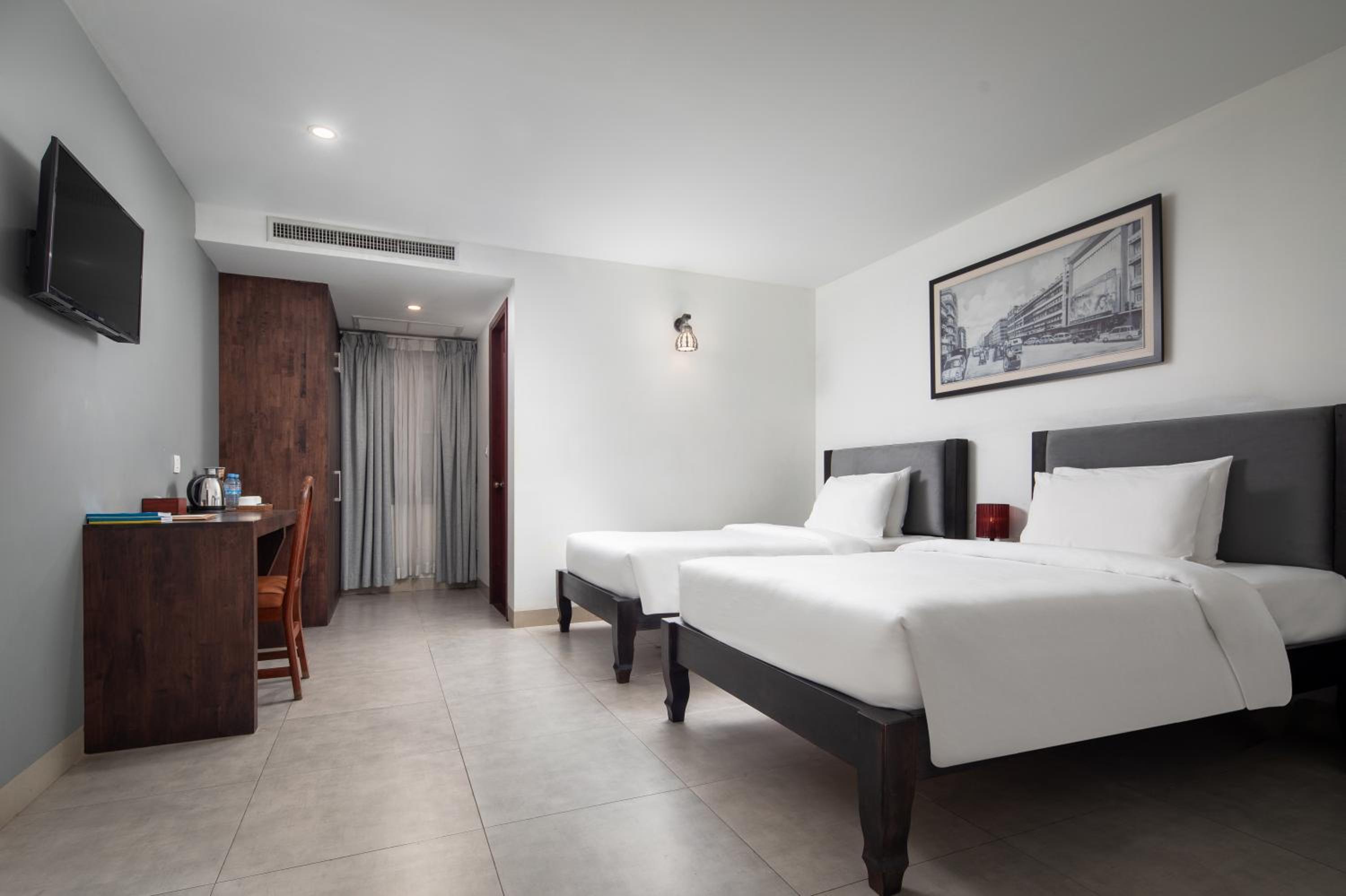 Twin Room with City View