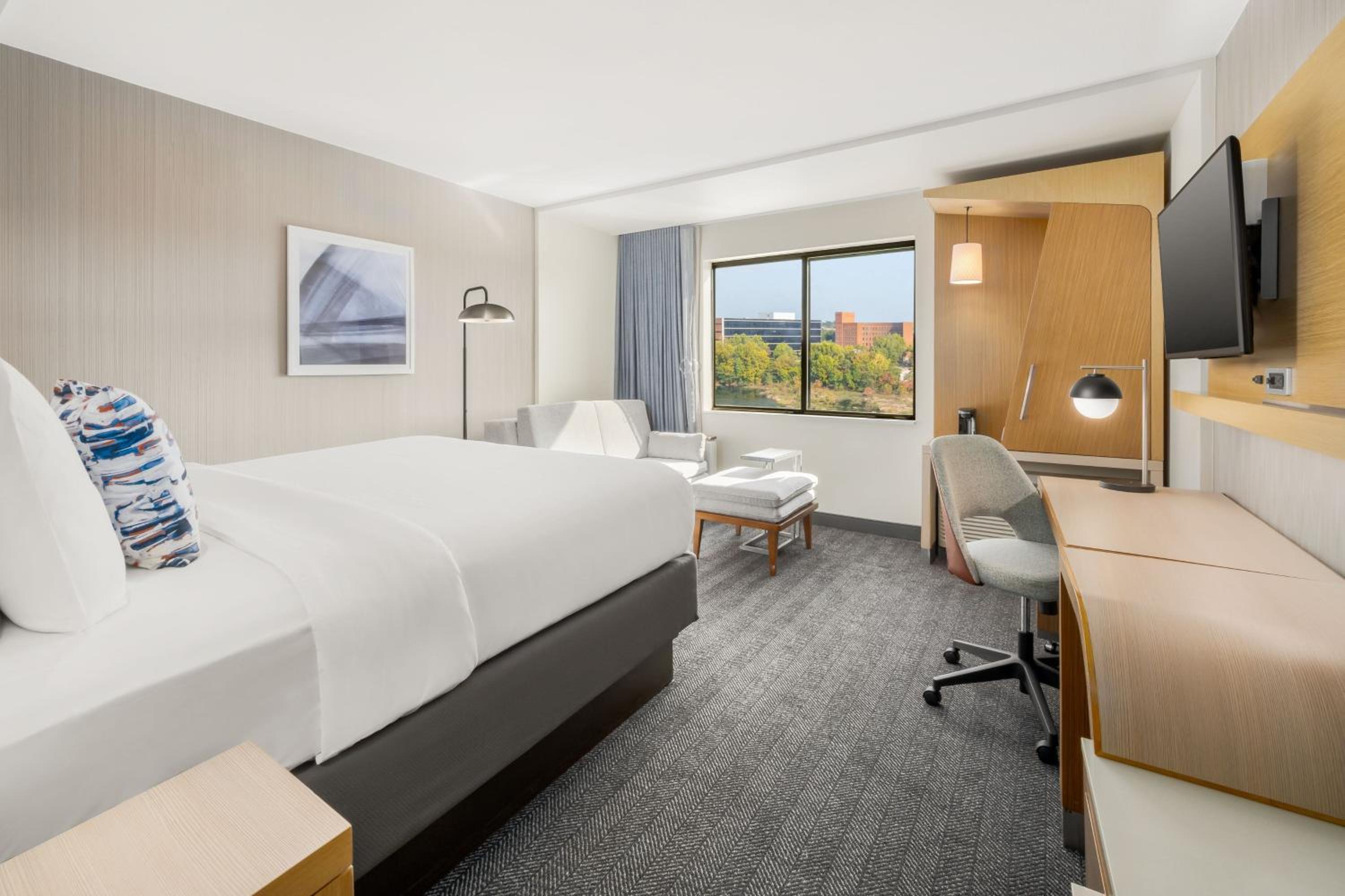 Queen Room with River View photo 1