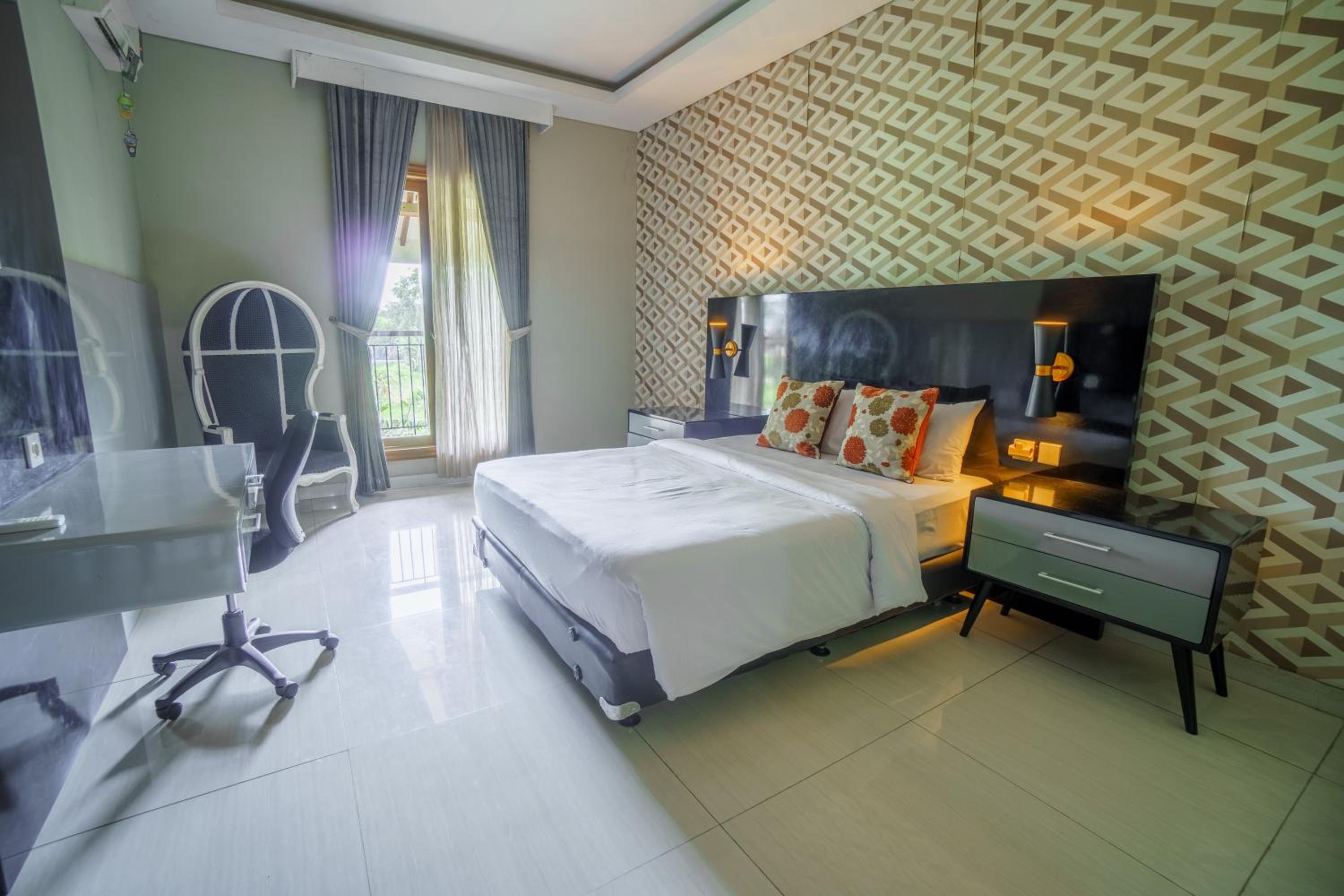 Villa photo 1