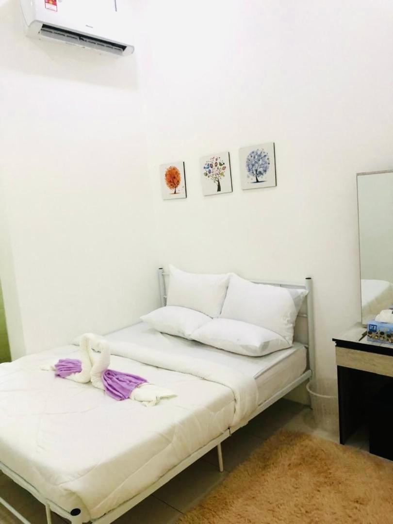 Two-Bedroom House photo 2