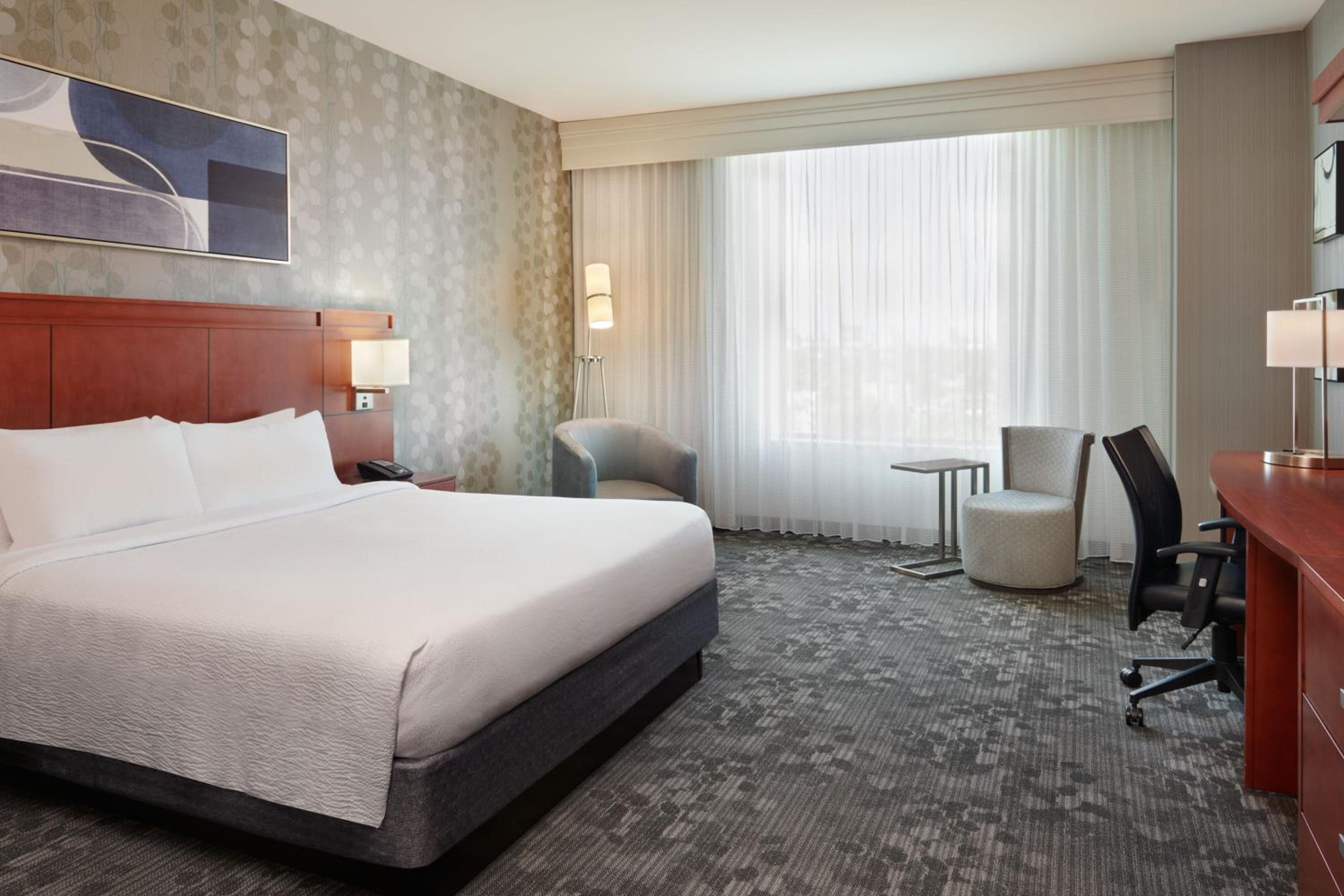 1 King Guest Room - Photo 2