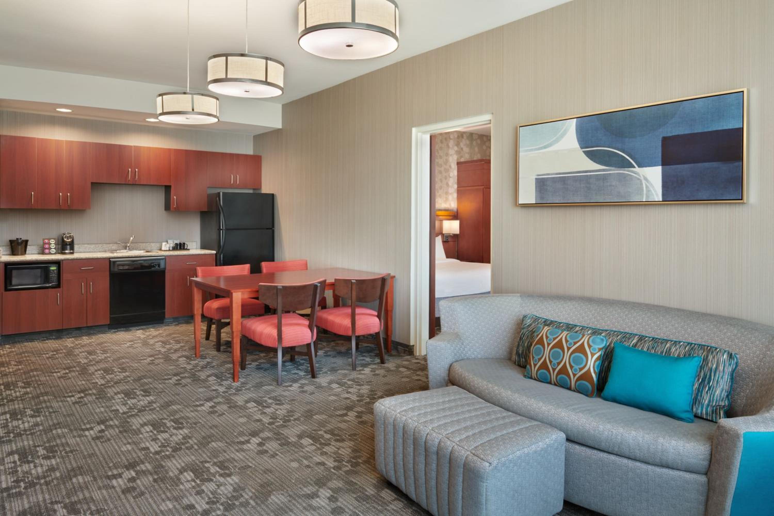 One-Bedroom King Suite with Sofa Bed and City View thumbnail 6