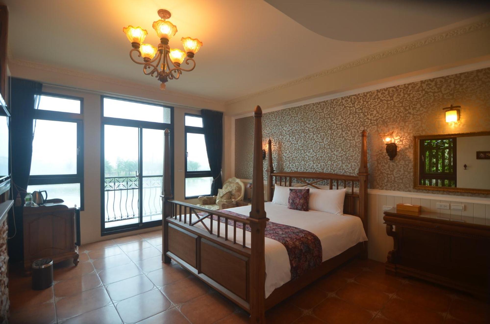 Queen Room with Balcony