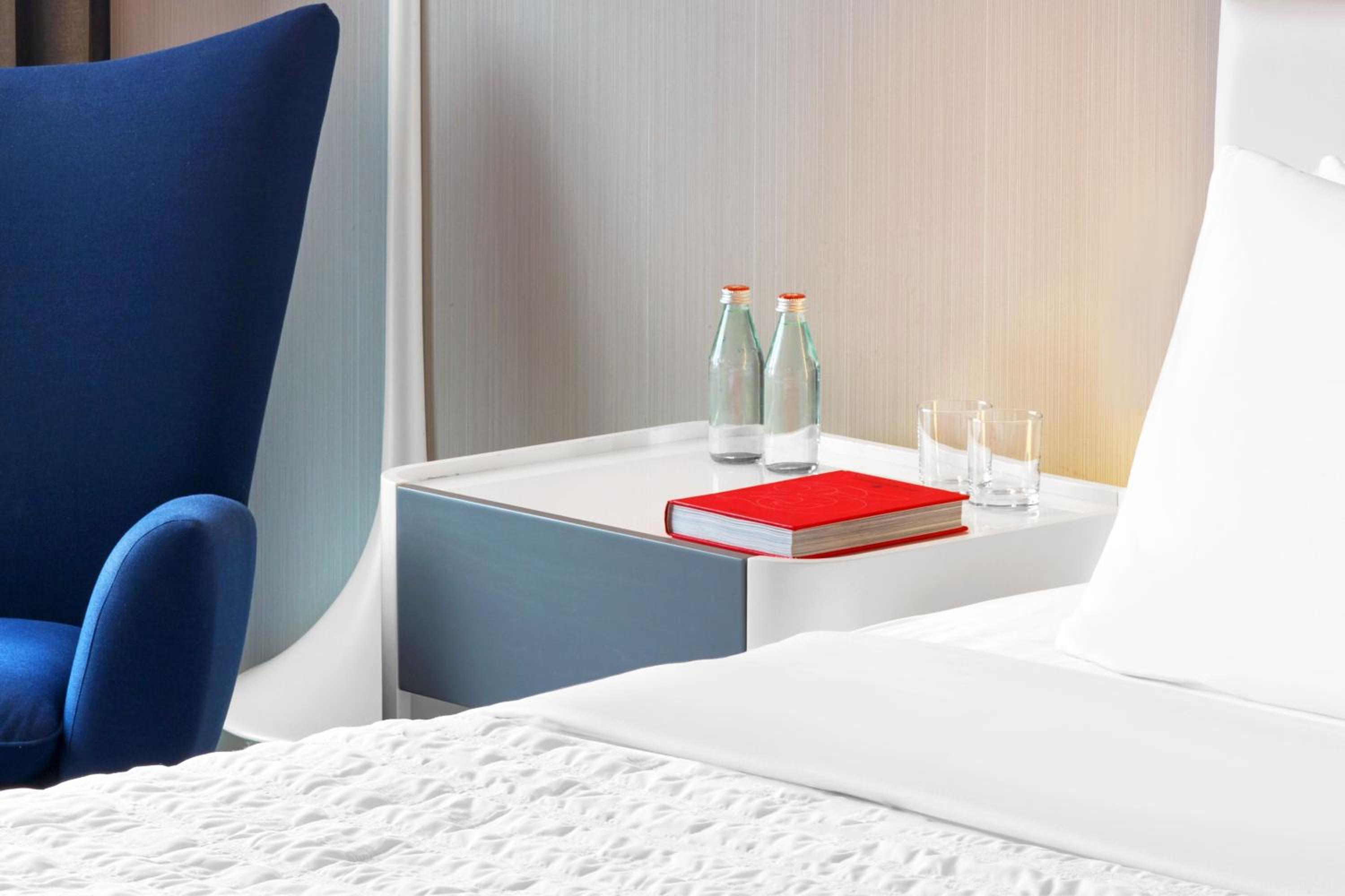 Deluxe Double Room thumbnail 6