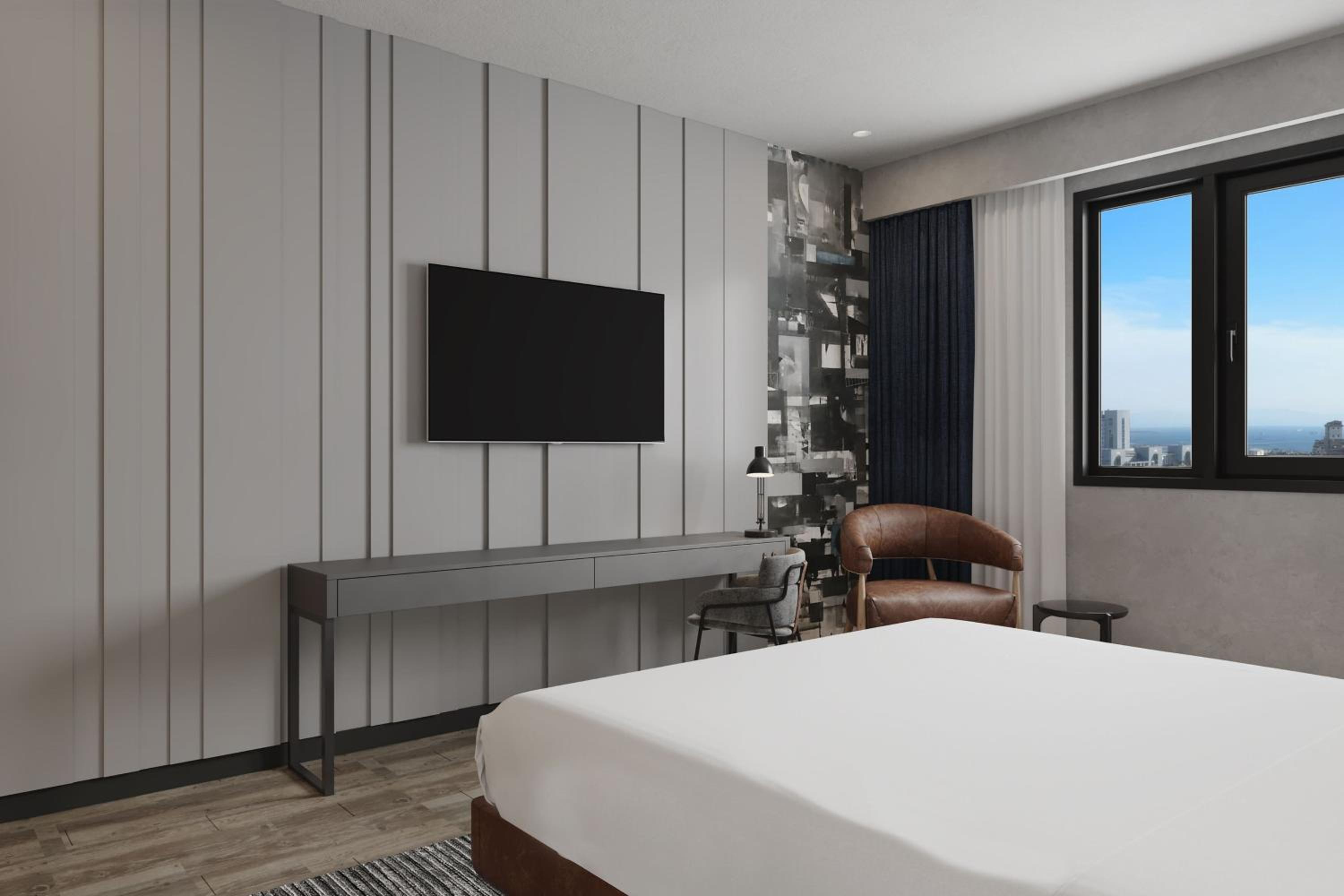 Superior Corner King Room with City View photo 2