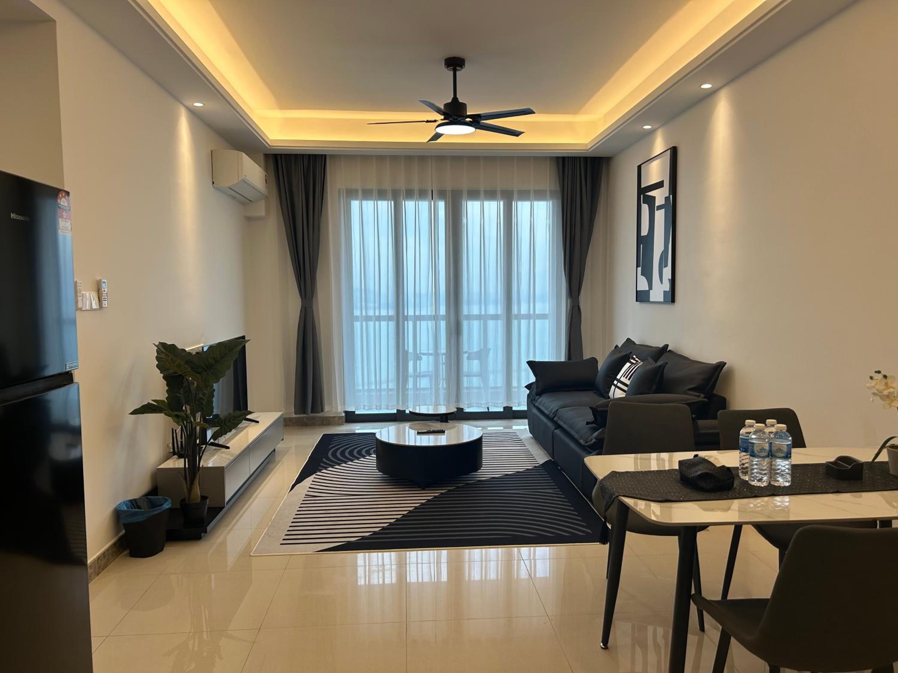Apartment photo 2