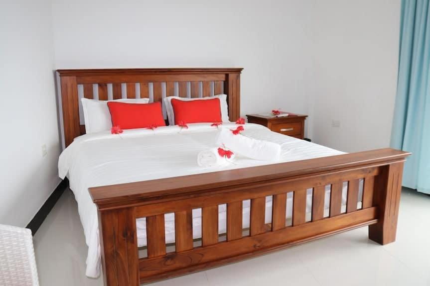 Queen Room with Pool View