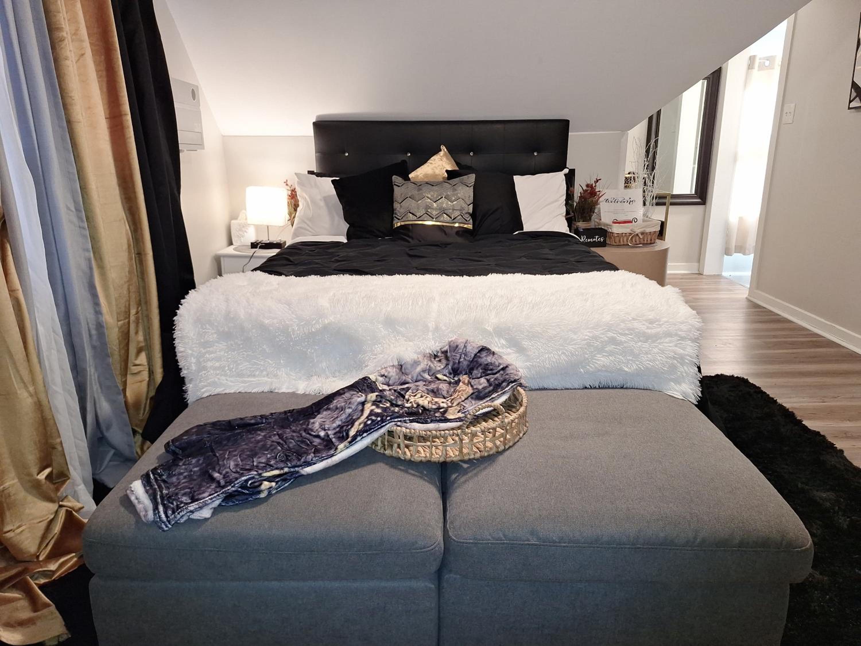 One-Bedroom Apartment photo 1