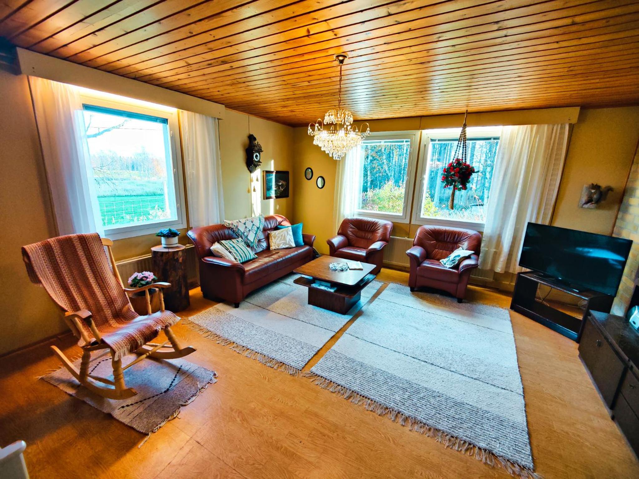 Four-Bedroom House photo 1