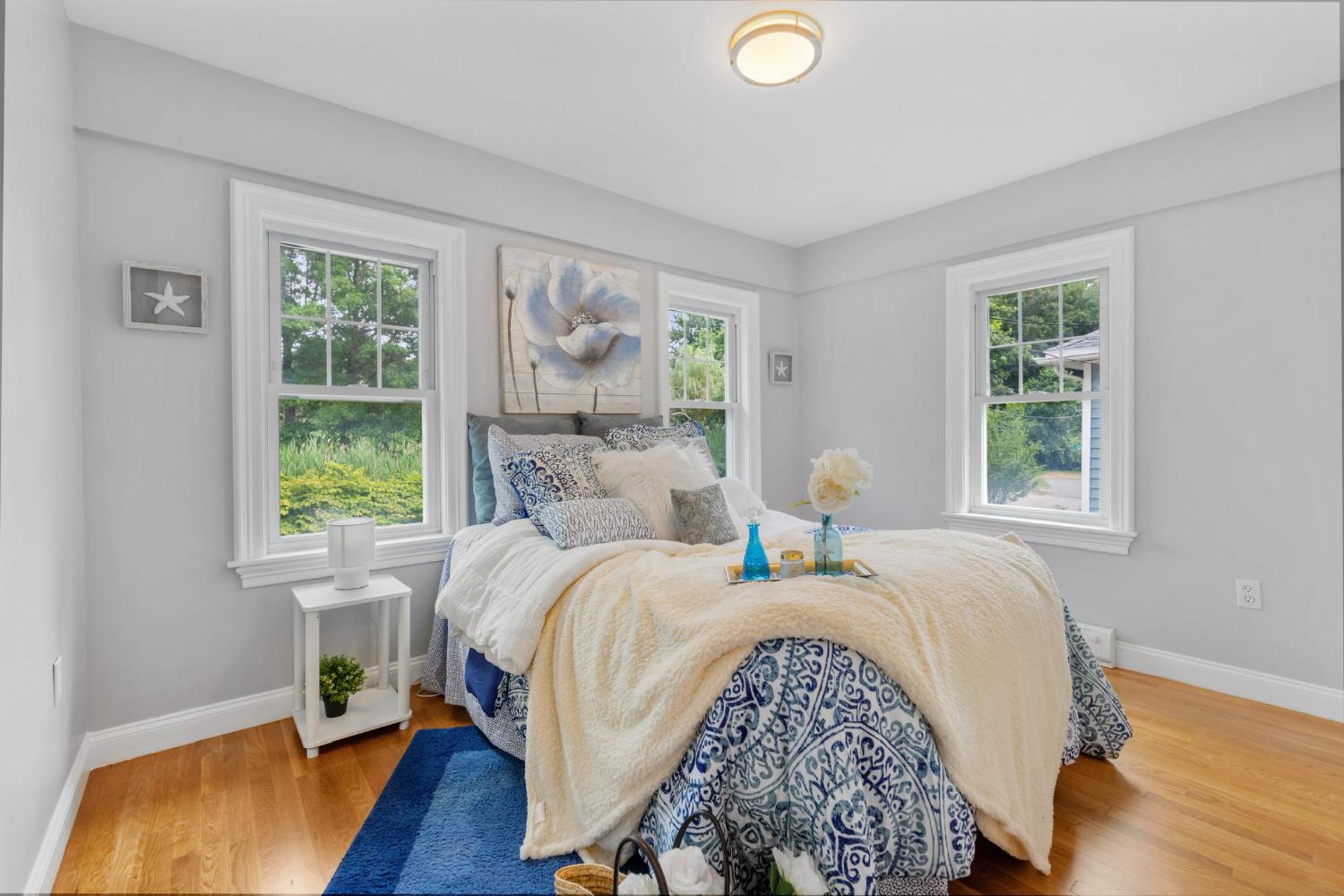 Three-Bedroom House photo 1