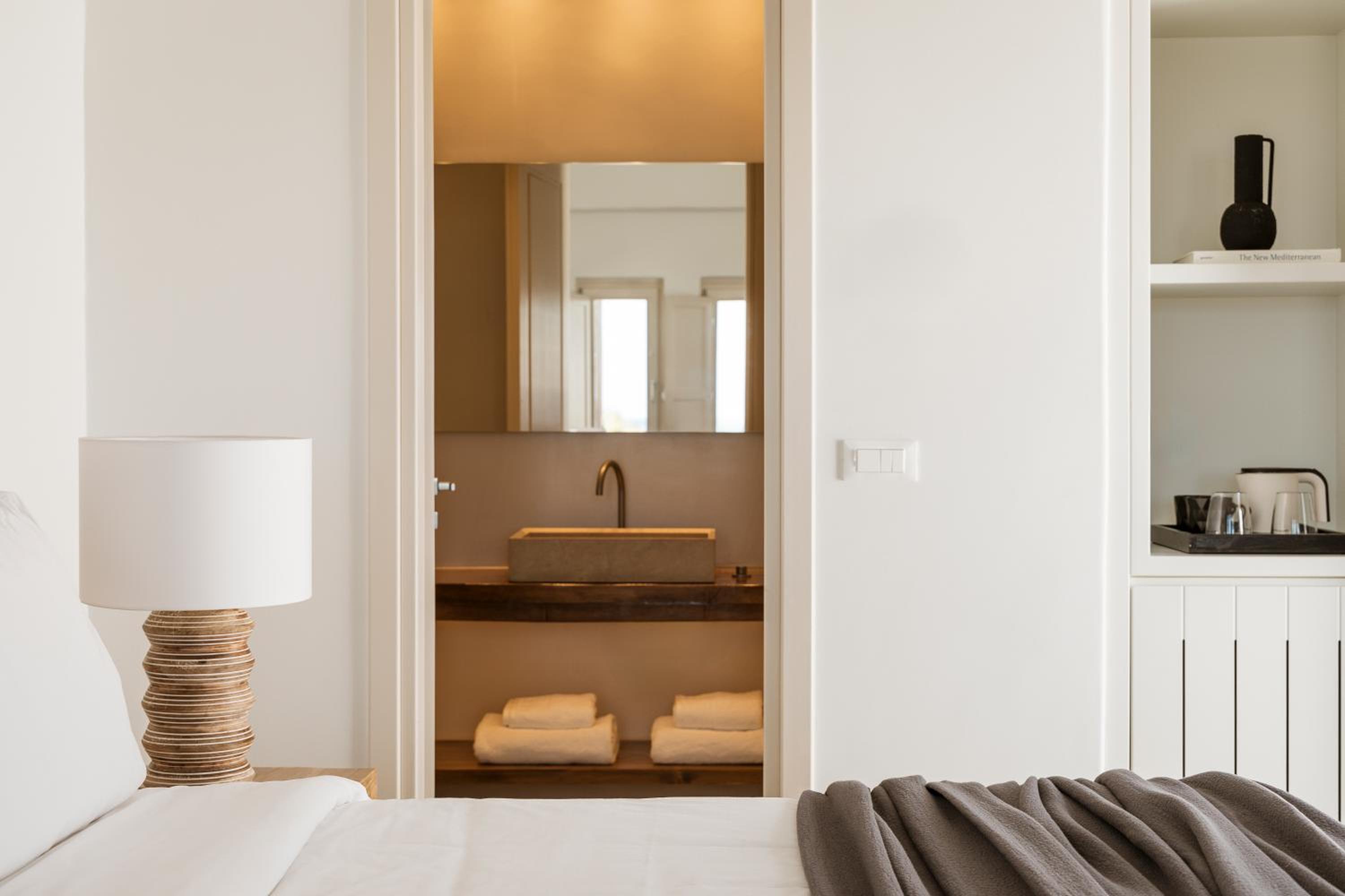 Deluxe Double or Twin Room - Photo 5