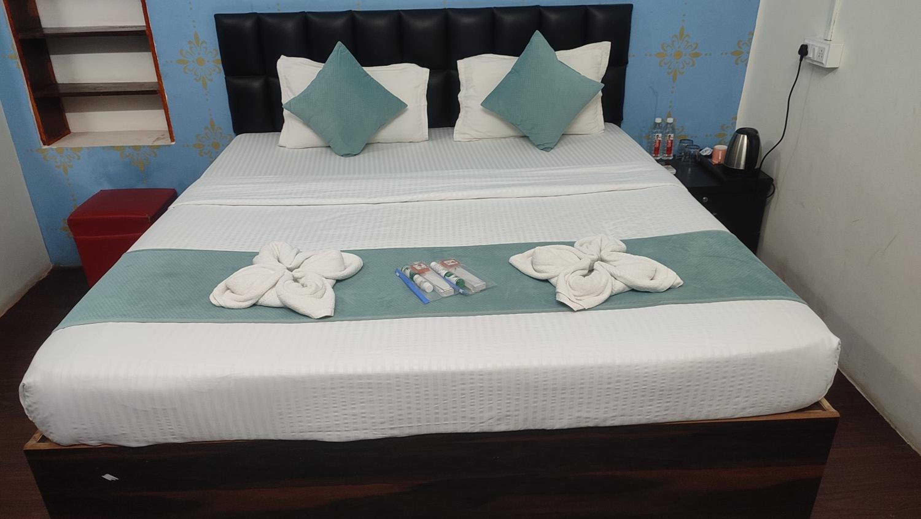 Deluxe Double Room with Balcony photo 2