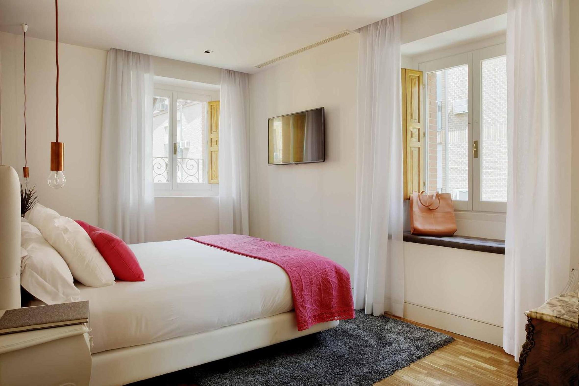 Superior One-Bedroom Apartment photo 2