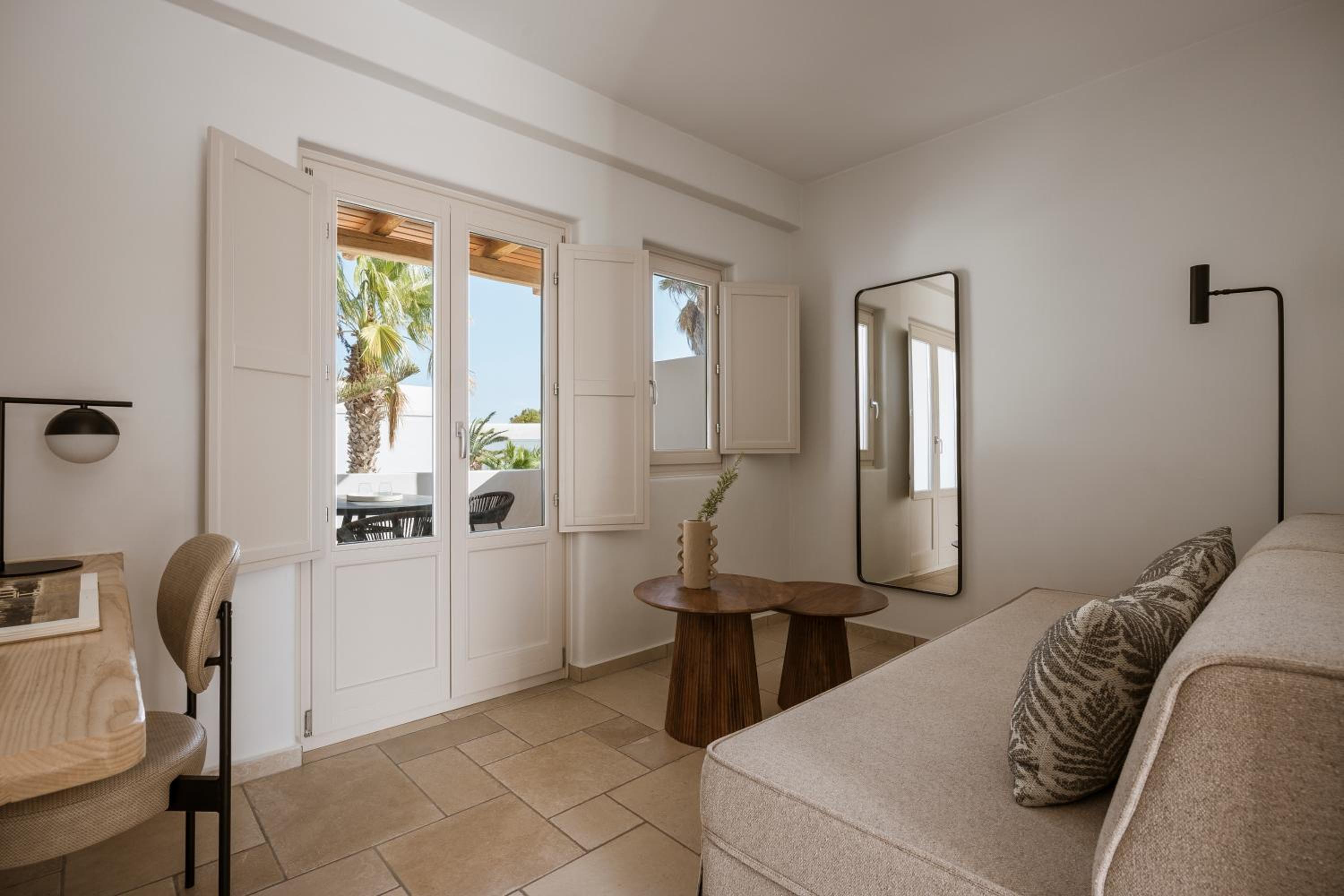 Superior Suite - Photo 6