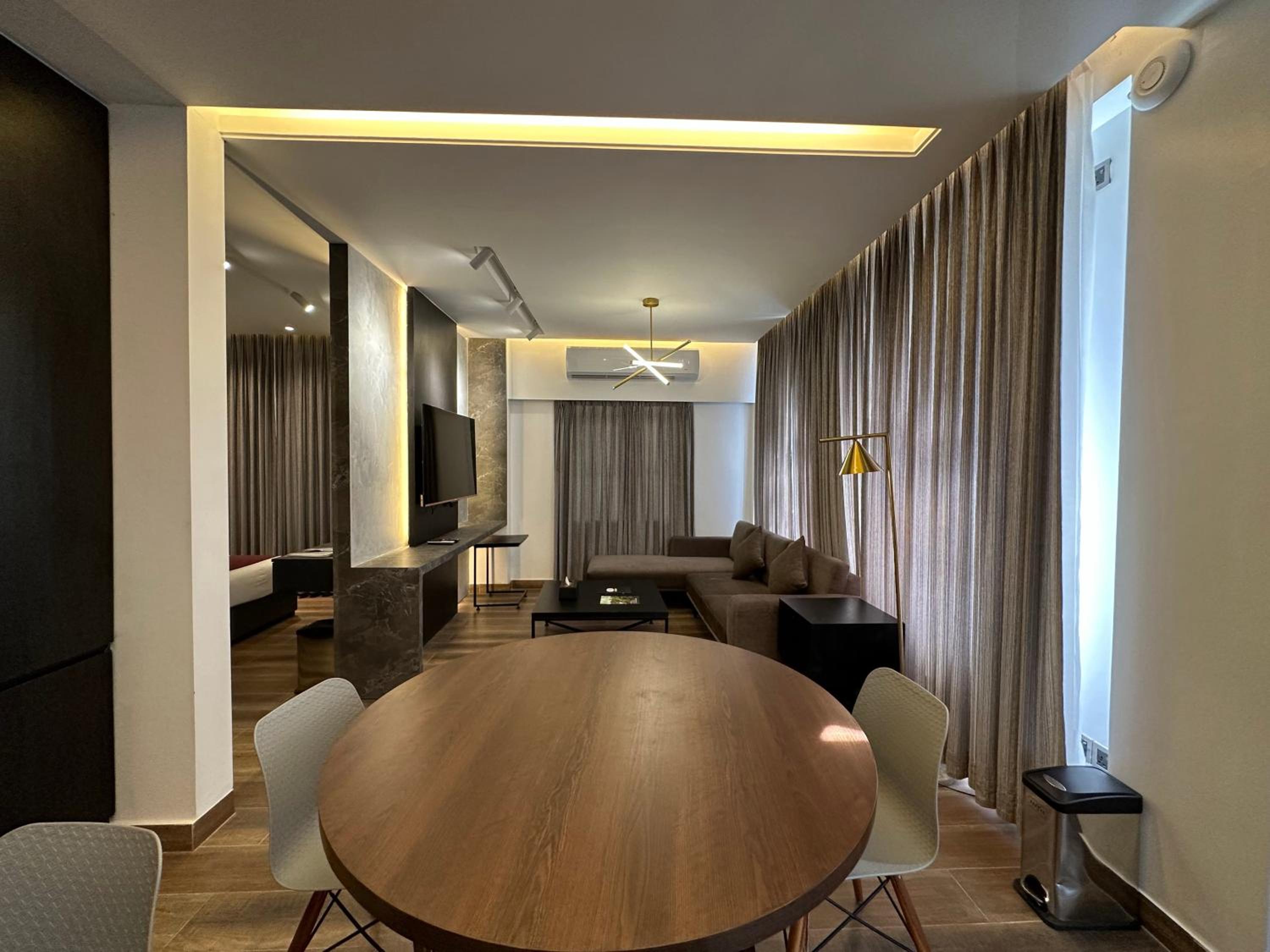 Deluxe Suite photo 2