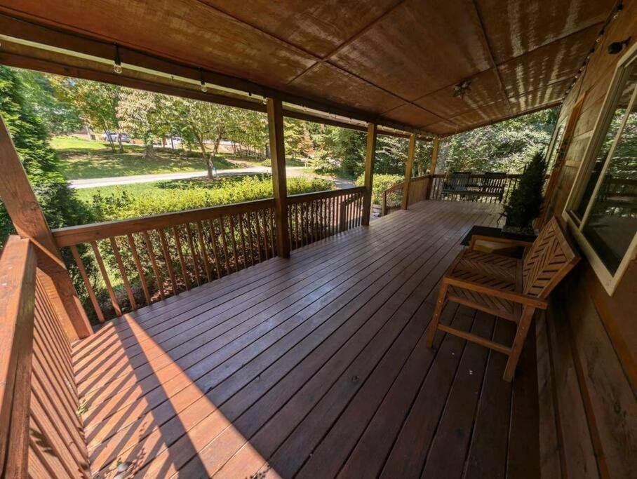 Three-Bedroom House photo 2